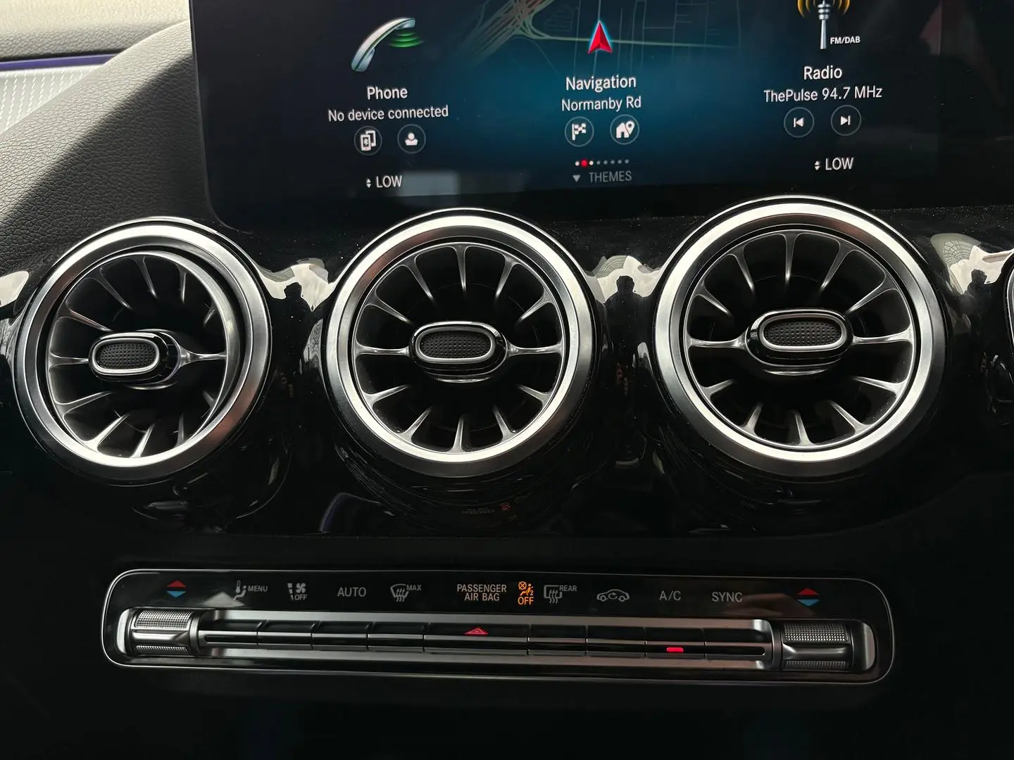 2021 Mercedes-Benz GLA-Class Gallery Image 18
