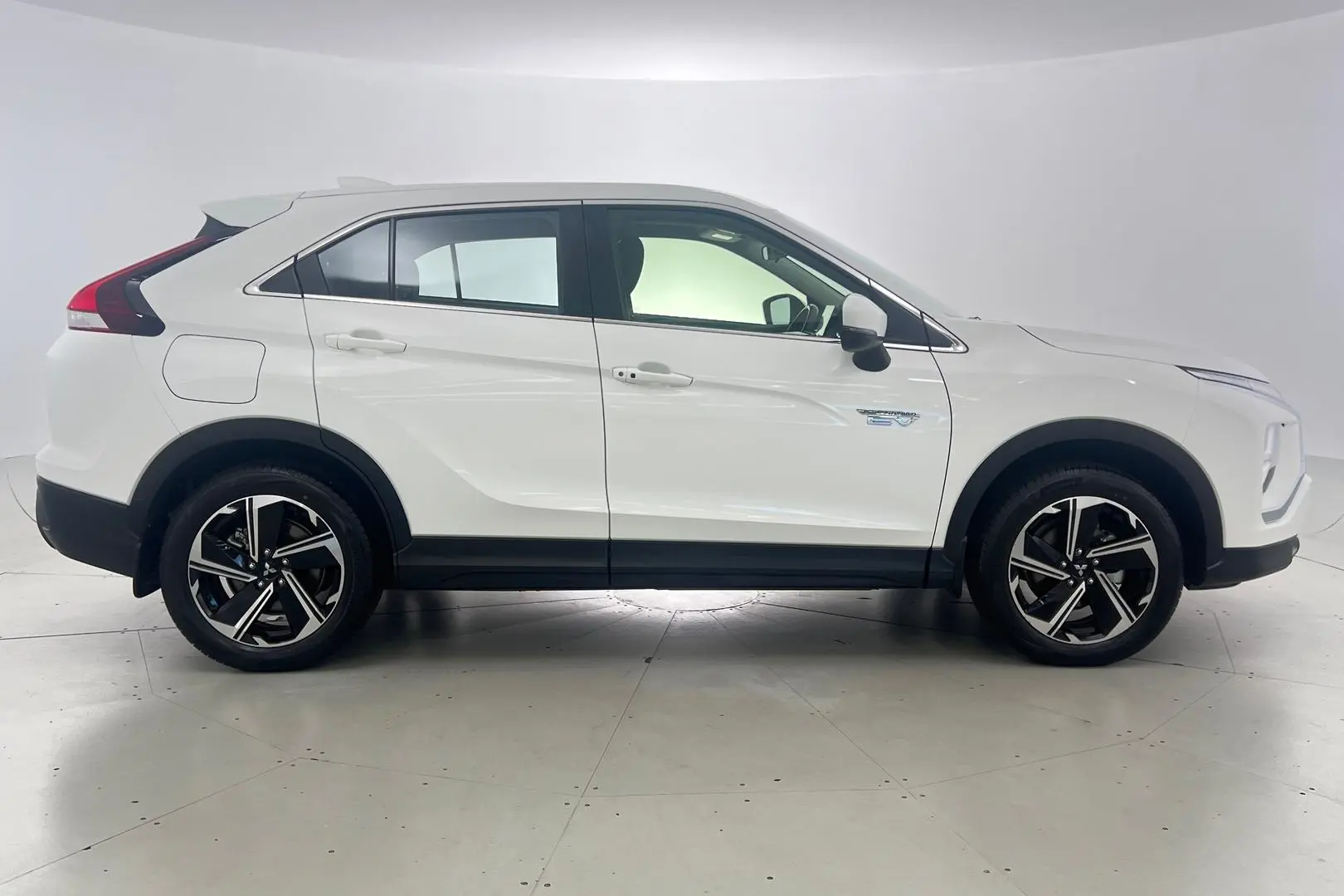 2023 Mitsubishi Eclipse Cross Gallery Image 5