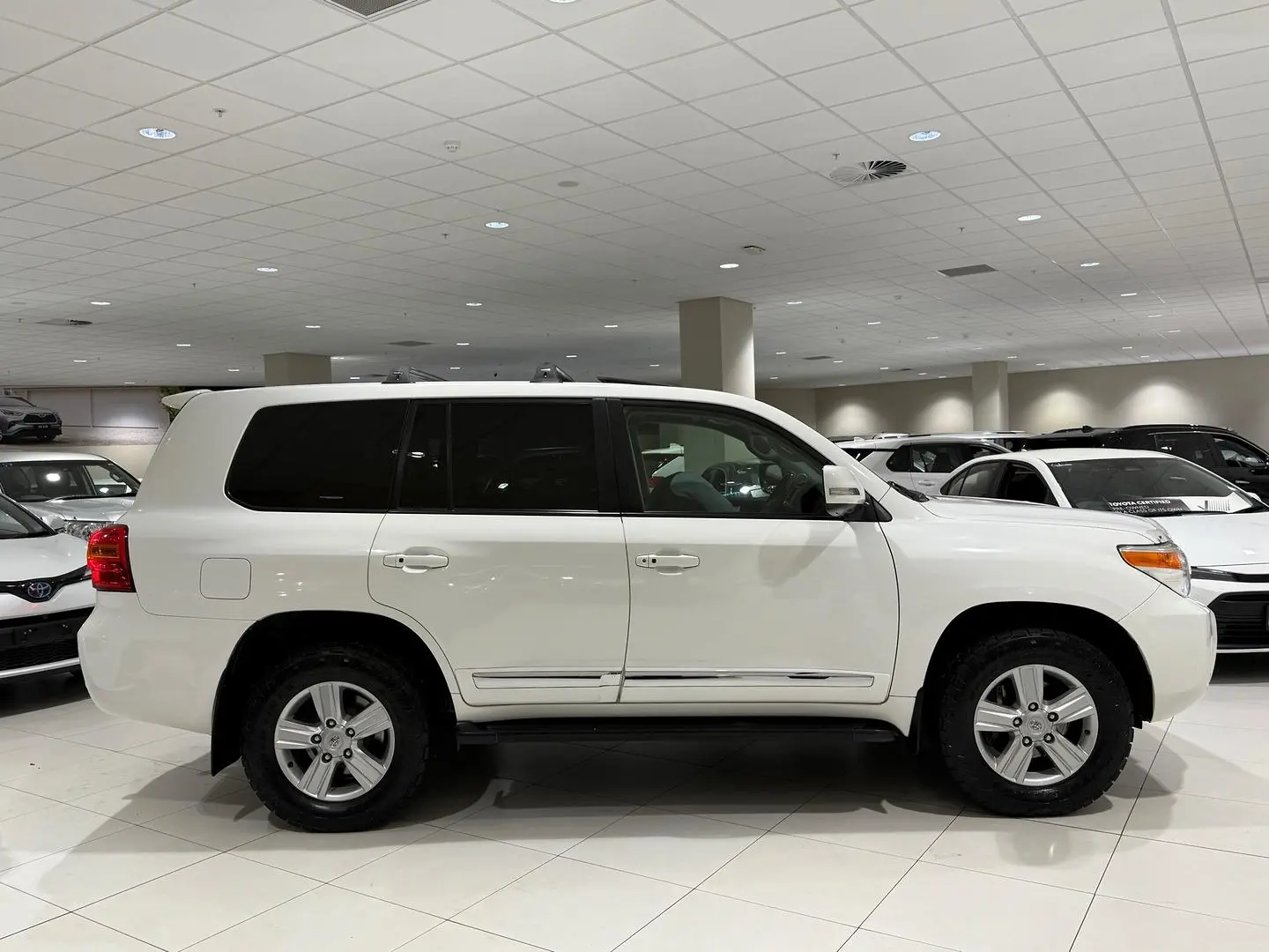 2013 Toyota Landcruiser Gallery Image 2