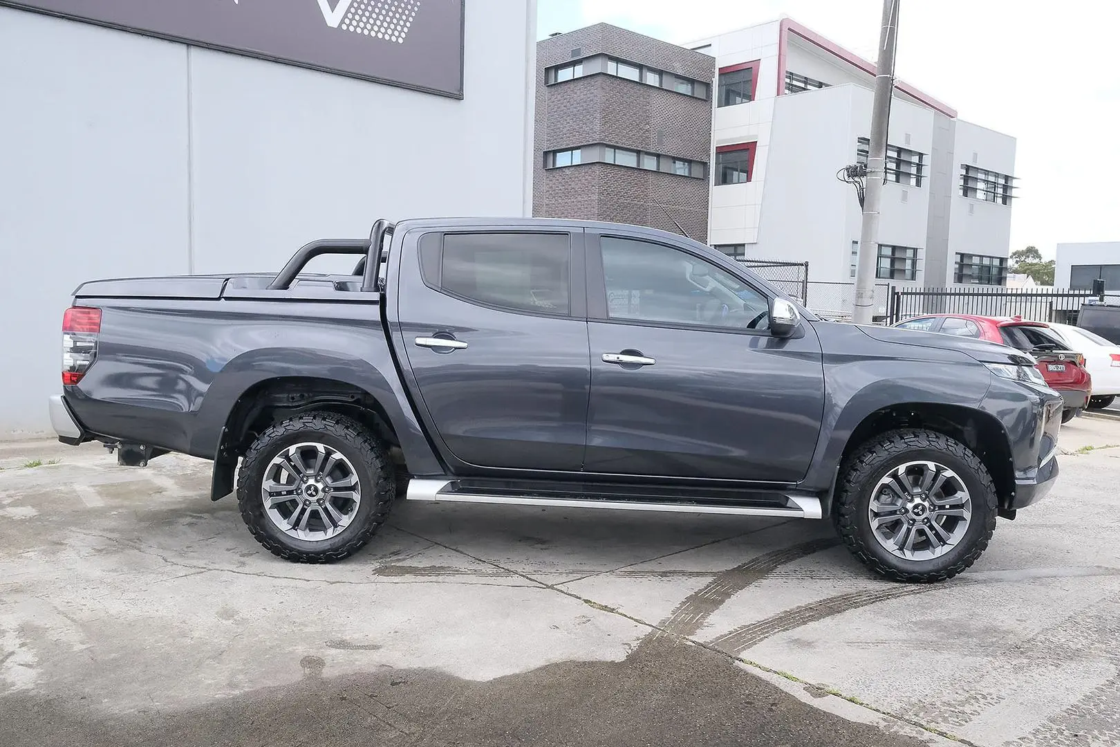 2022 Mitsubishi Triton Gallery Image 5