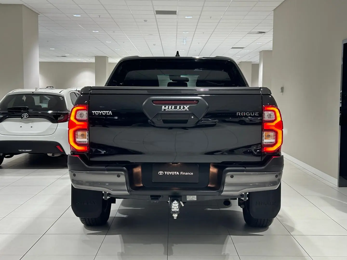 2023 Toyota Hilux Gallery Image 9