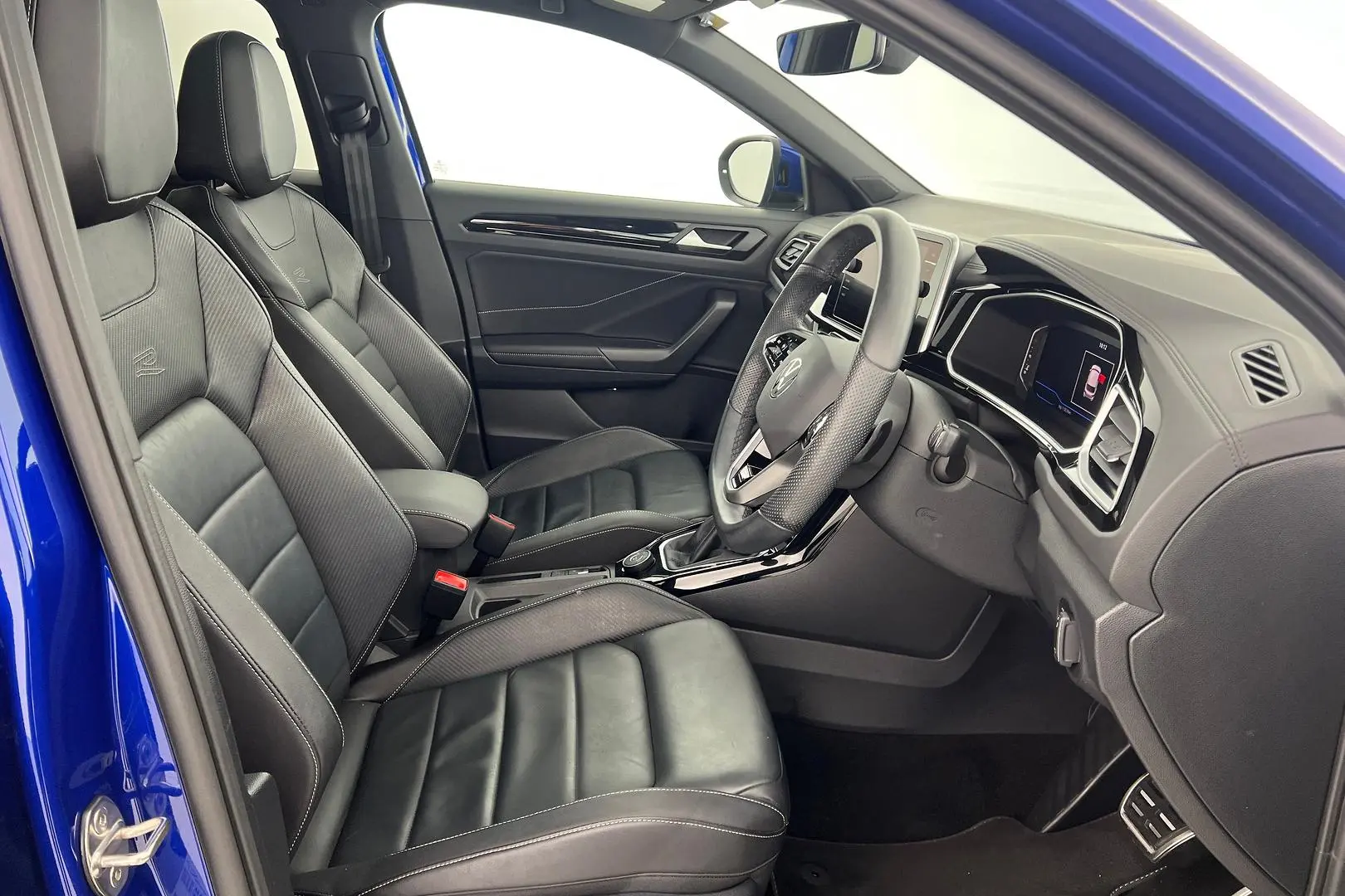 2023 Volkswagen T-Roc Gallery Image 11