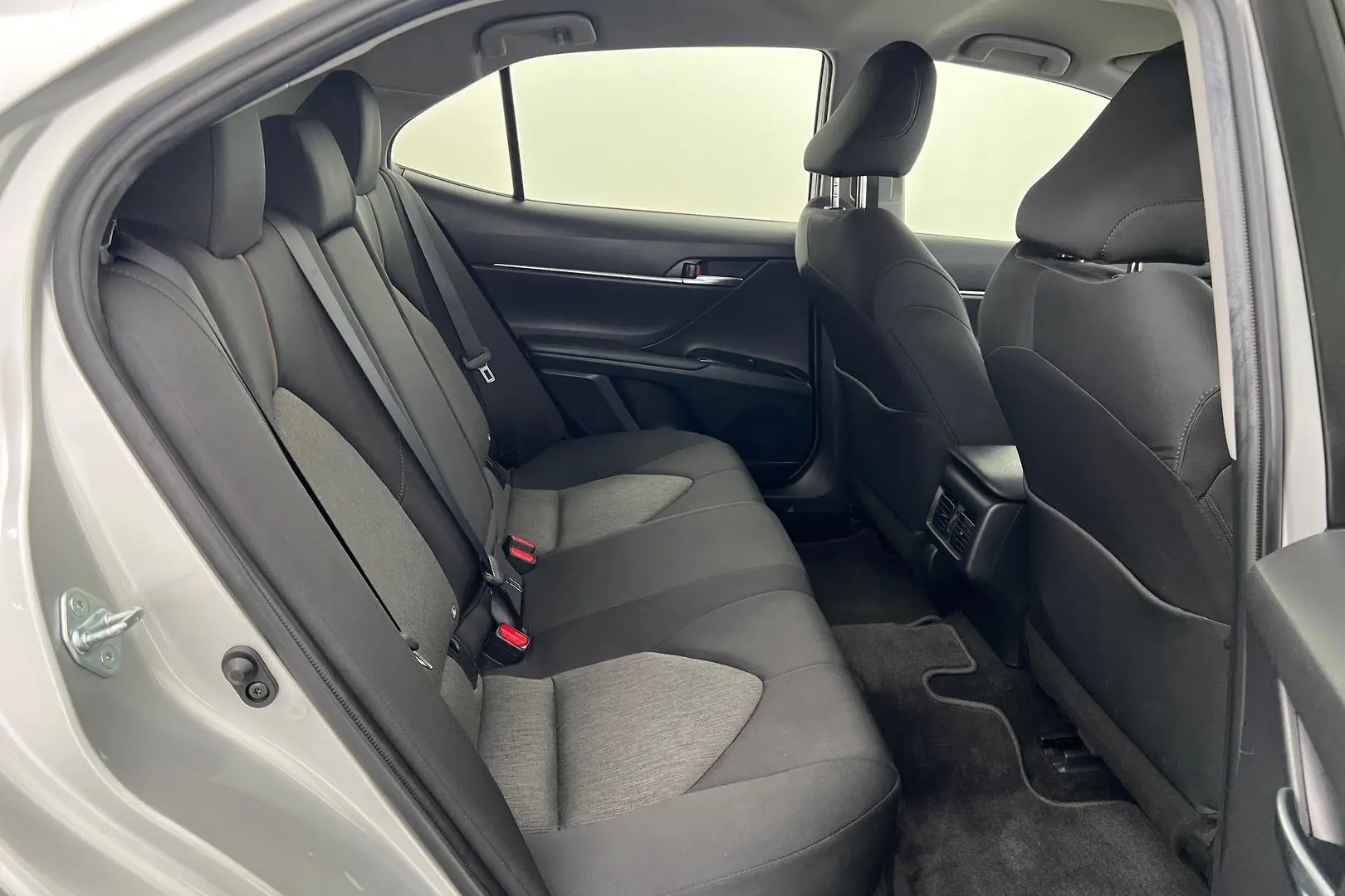 2019 Toyota Camry Gallery Image 10