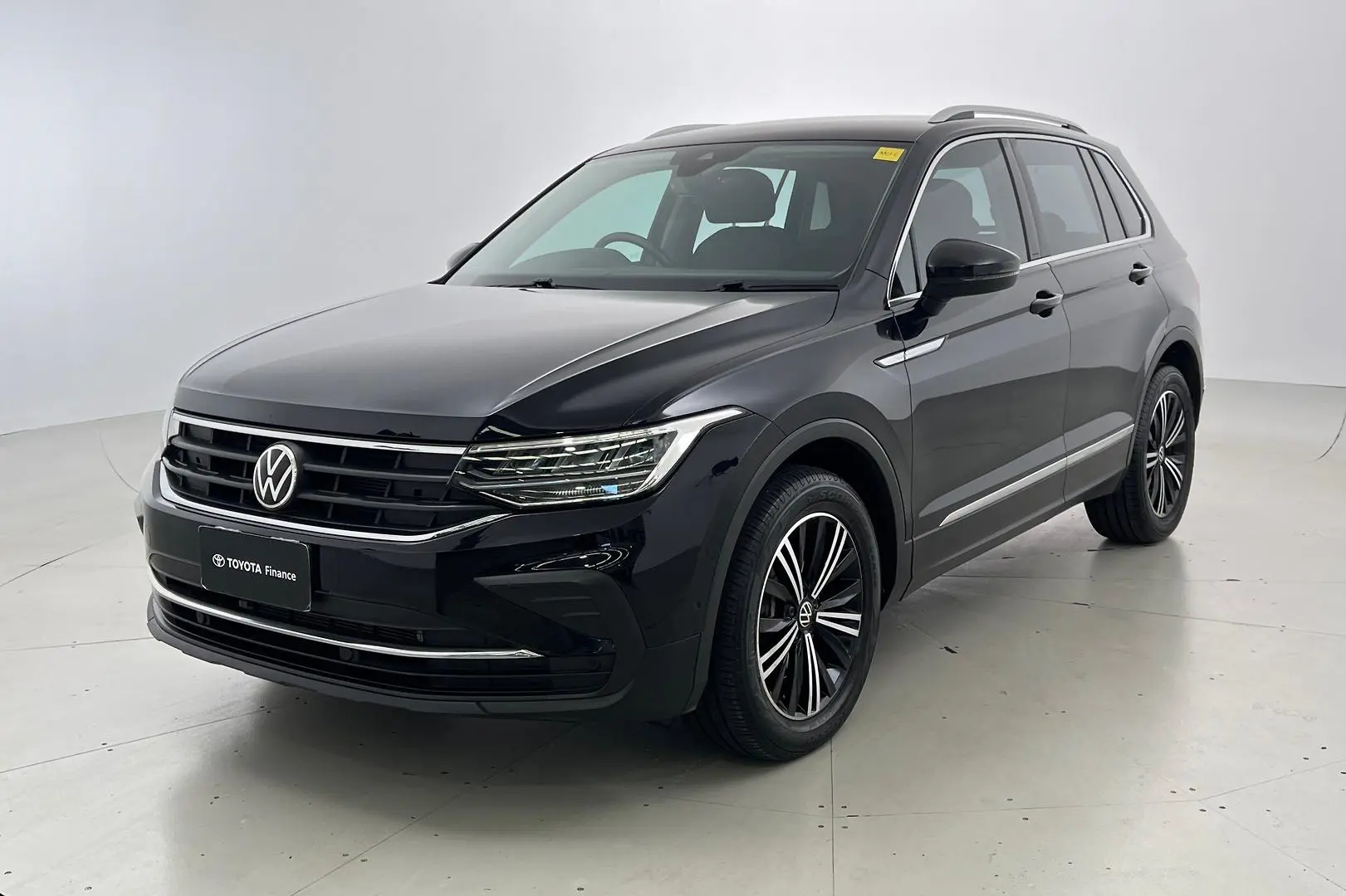 2021 Volkswagen Tiguan Gallery Image 9