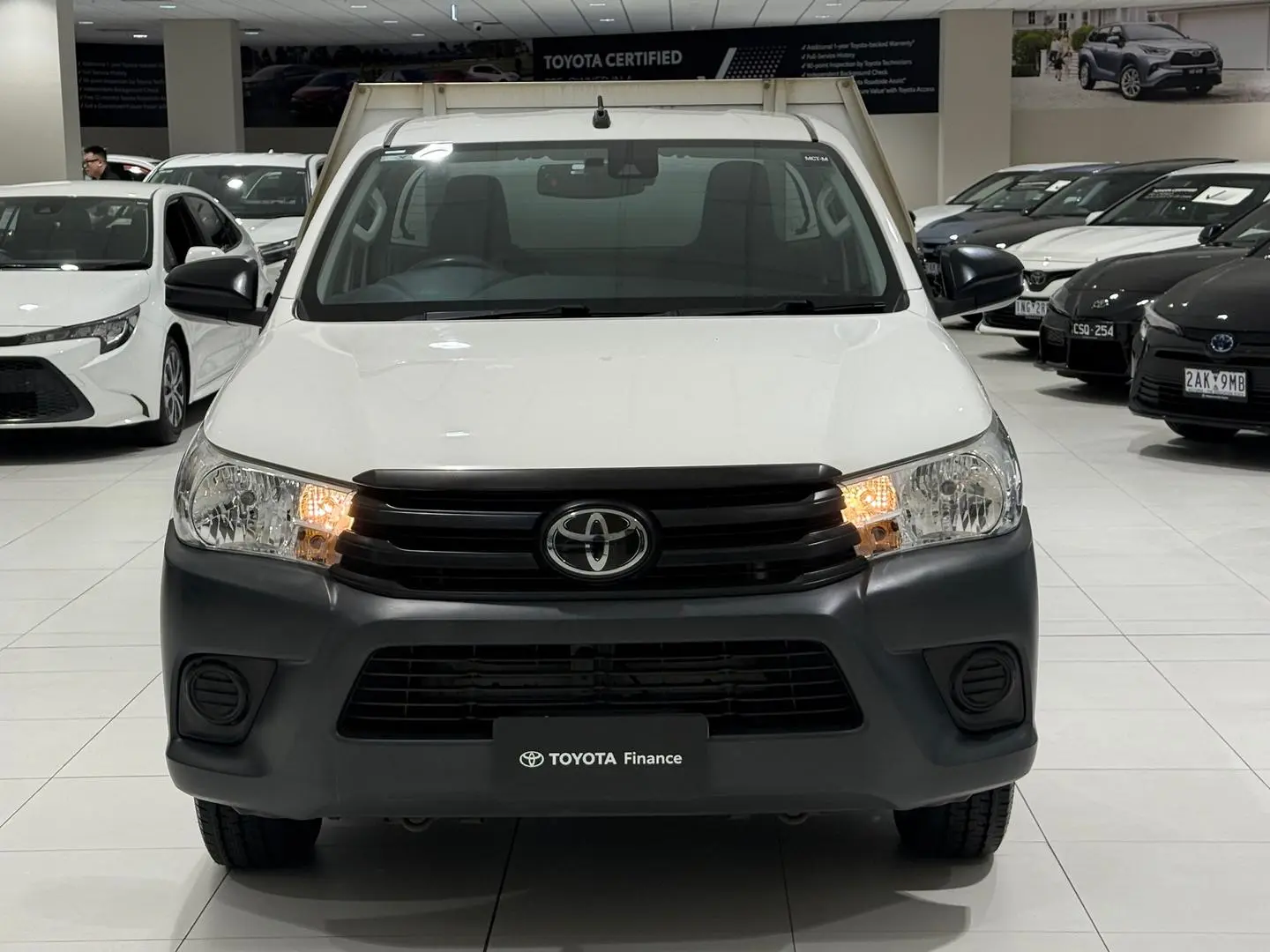 2019 Toyota Hilux Gallery Image 4