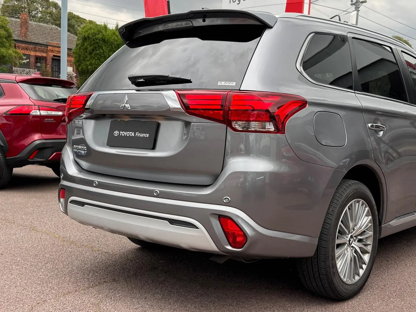 2020 Mitsubishi Outlander Gallery Image 6