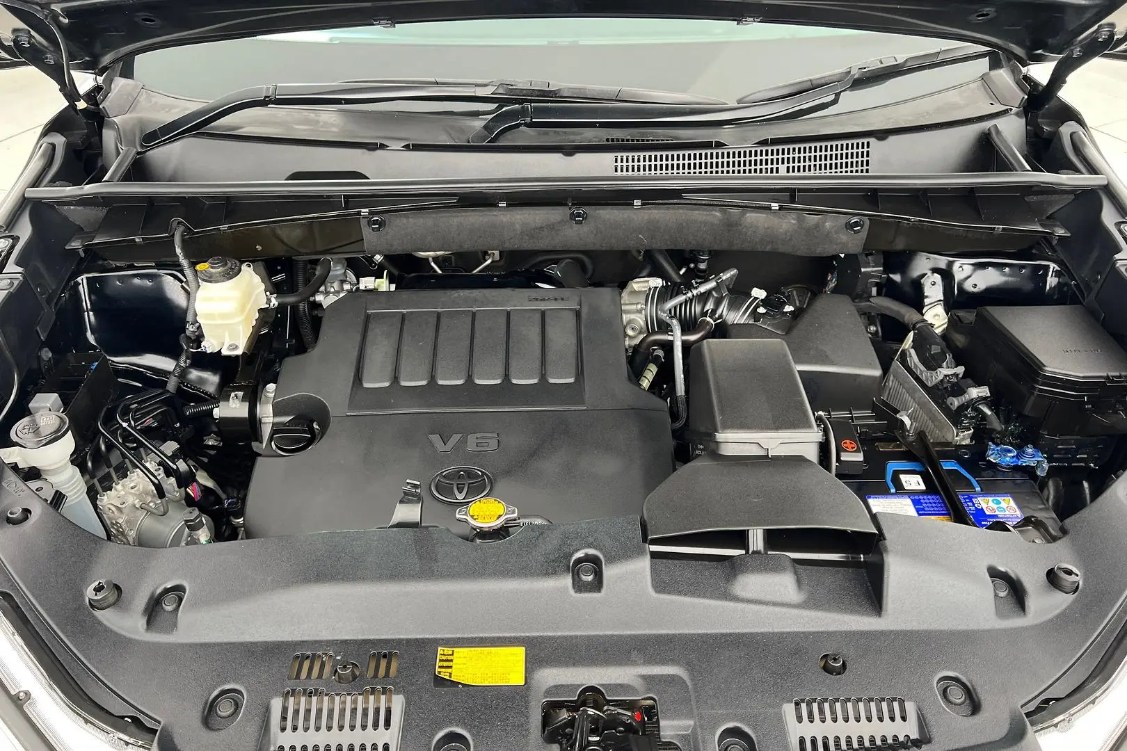 2014 Toyota Kluger Gallery Image 21