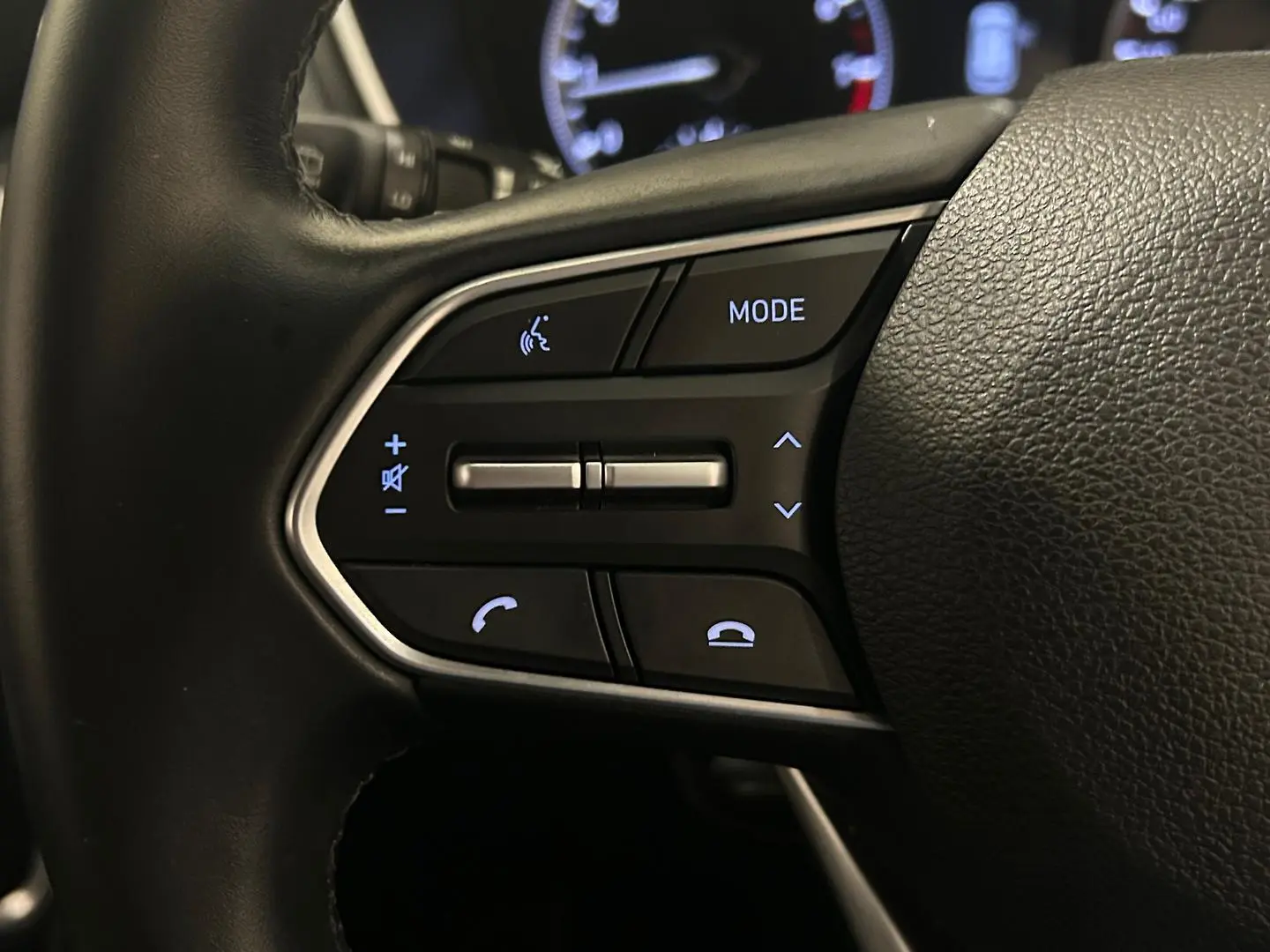 2020 Hyundai Santa Fe Gallery Image 24