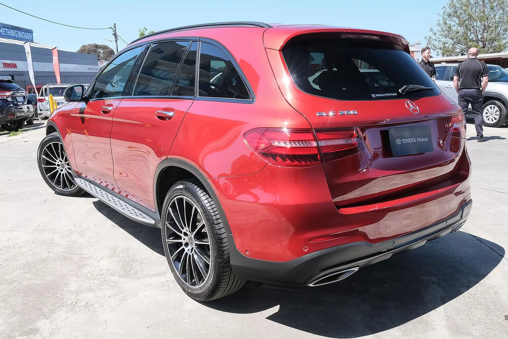 2019 Mercedes-Benz GLC-Class Gallery Image 2