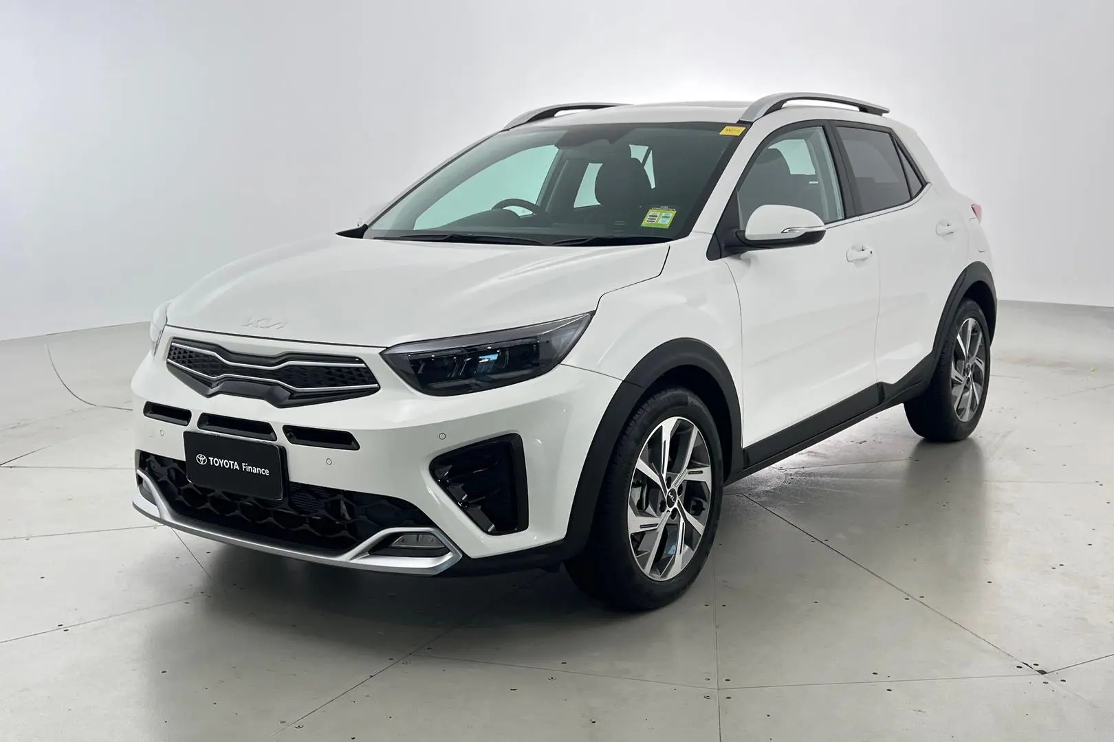 2024 Kia Stonic Gallery Image 9