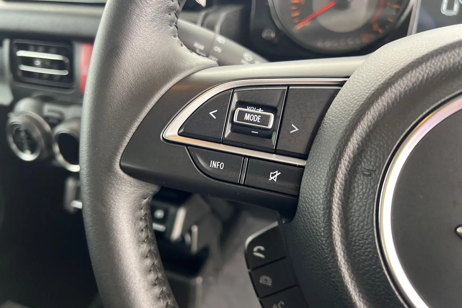 2023 Suzuki Jimny Gallery Image 17