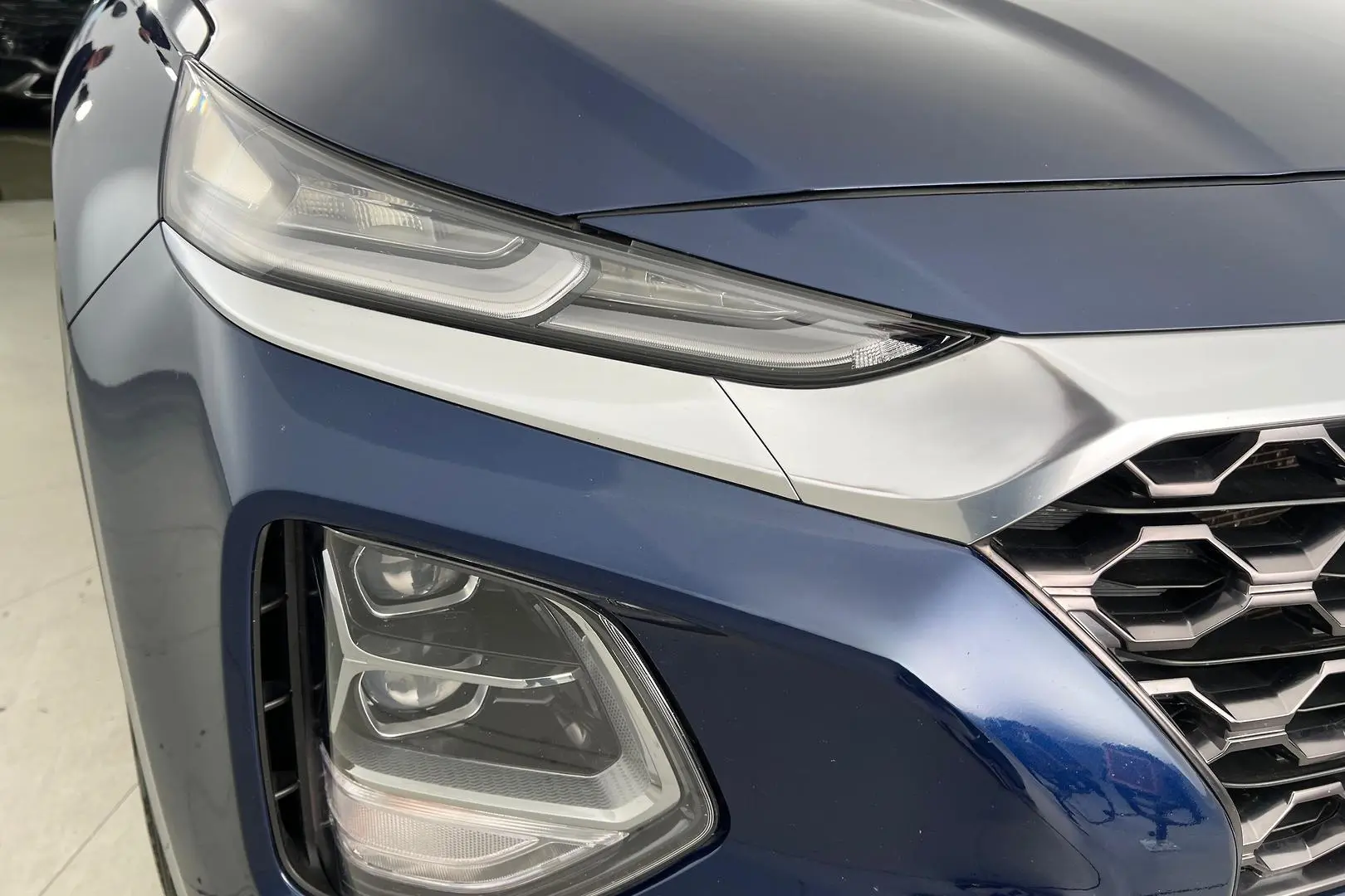 2018 Hyundai Santa Fe Gallery Image 2