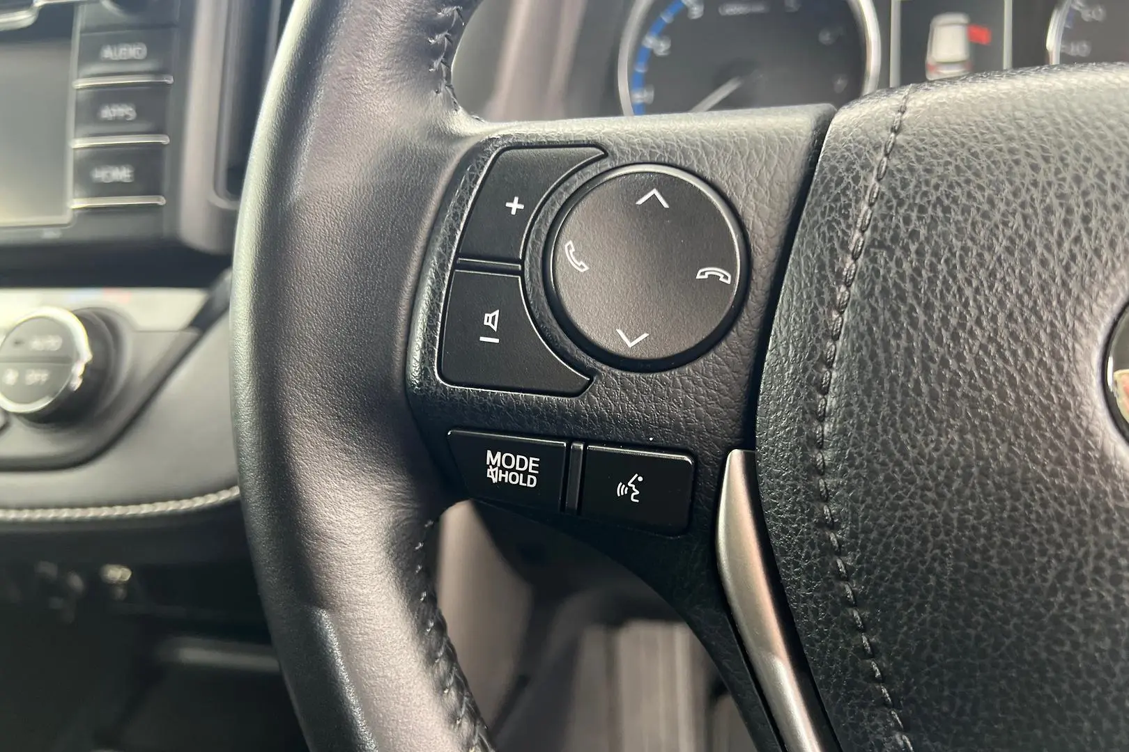 2016 Toyota RAV4 Gallery Image 16