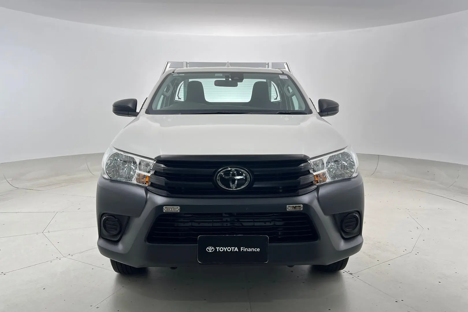 2022 Toyota Hilux Gallery Image 6