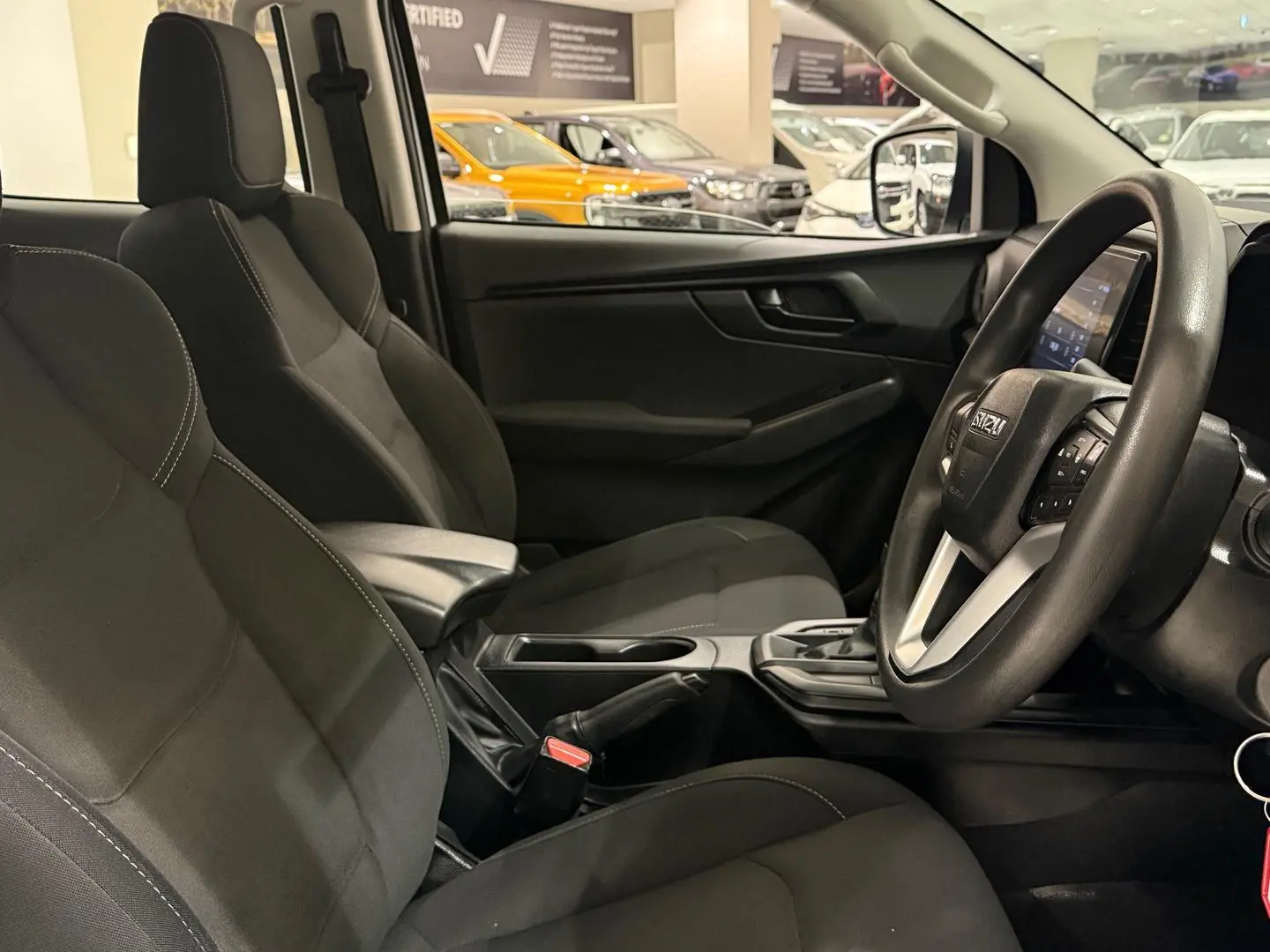 2023 Isuzu D-MAX Gallery Image 12
