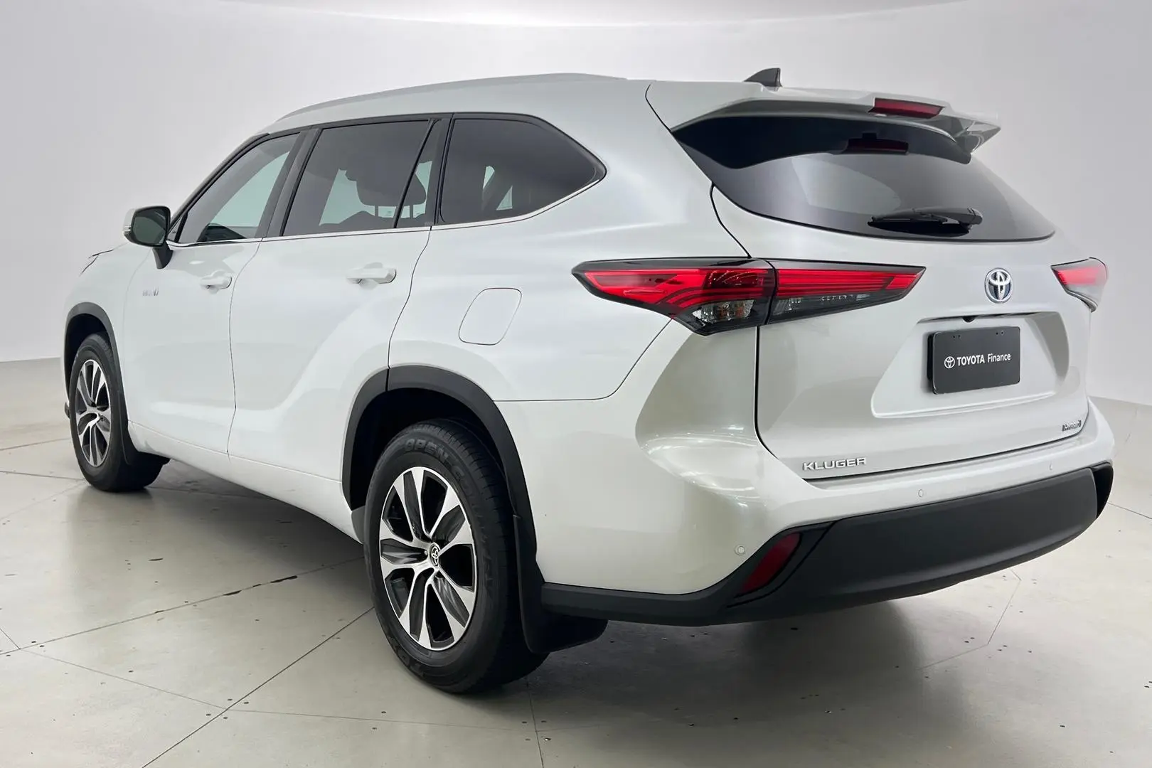 2022 Toyota Kluger Gallery Image 2