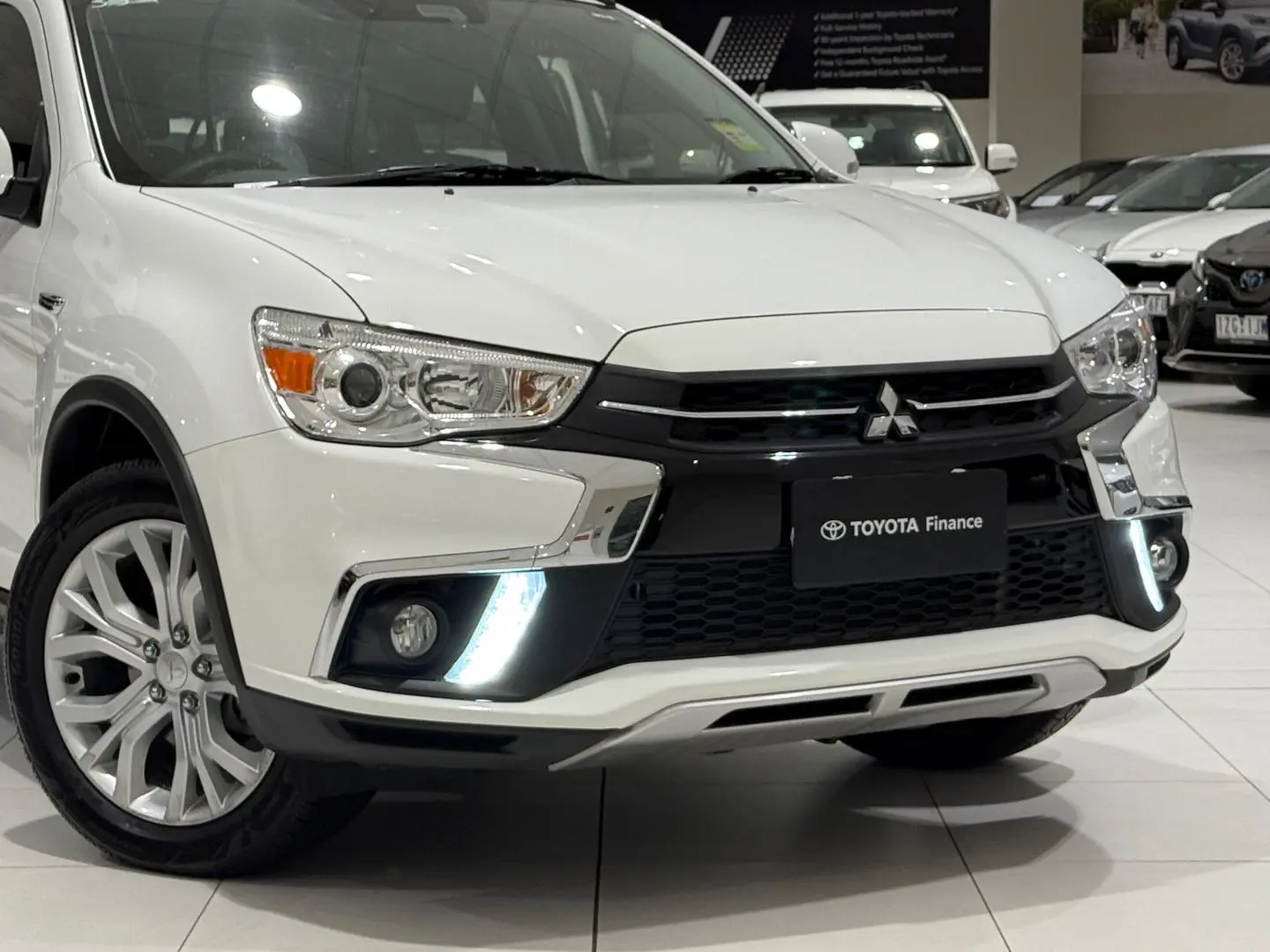 2018 Mitsubishi Asx Gallery Image 3