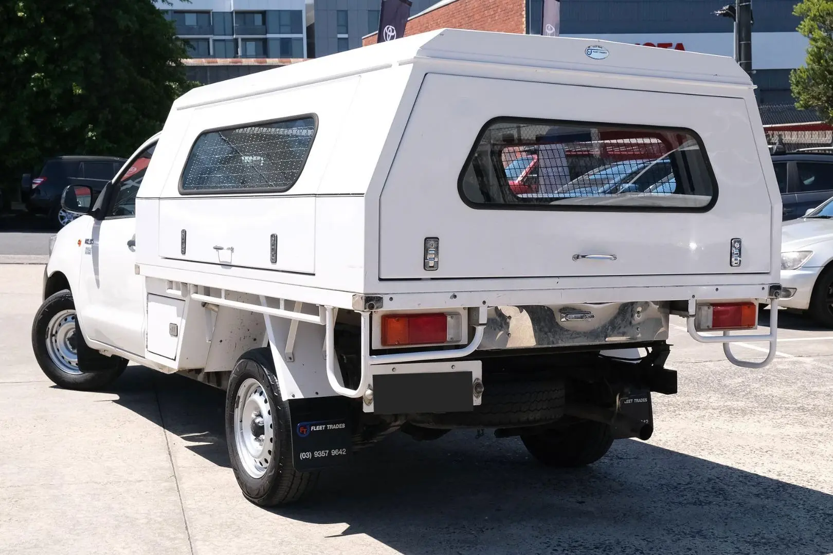 2013 Toyota Hilux Gallery Image 2