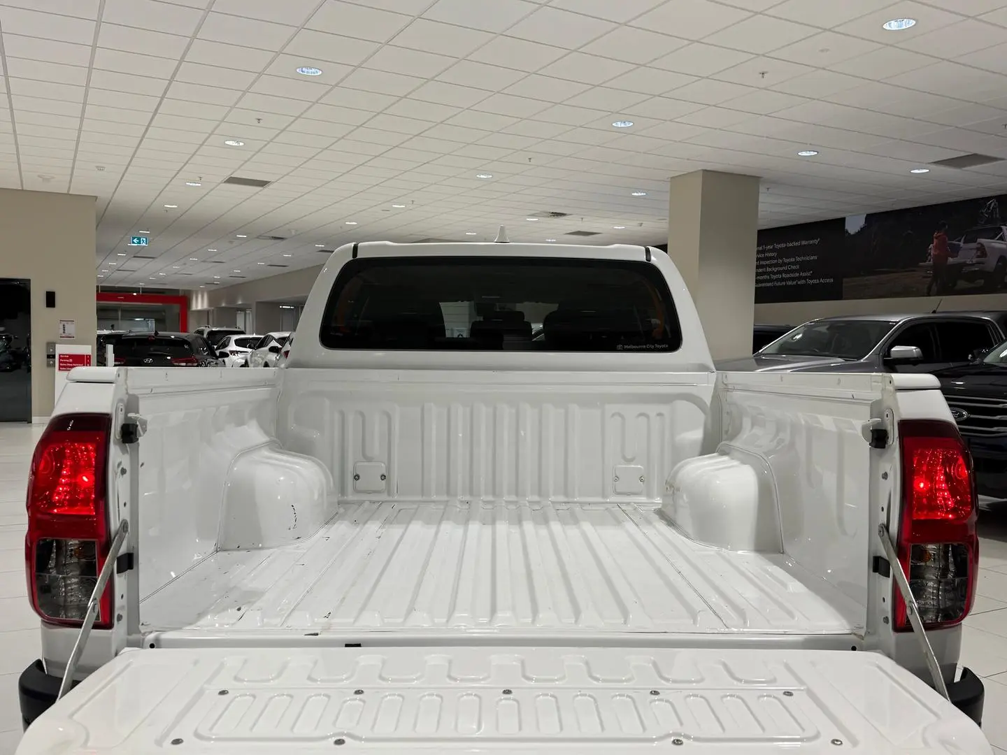 2022 Toyota Hilux Gallery Image 9
