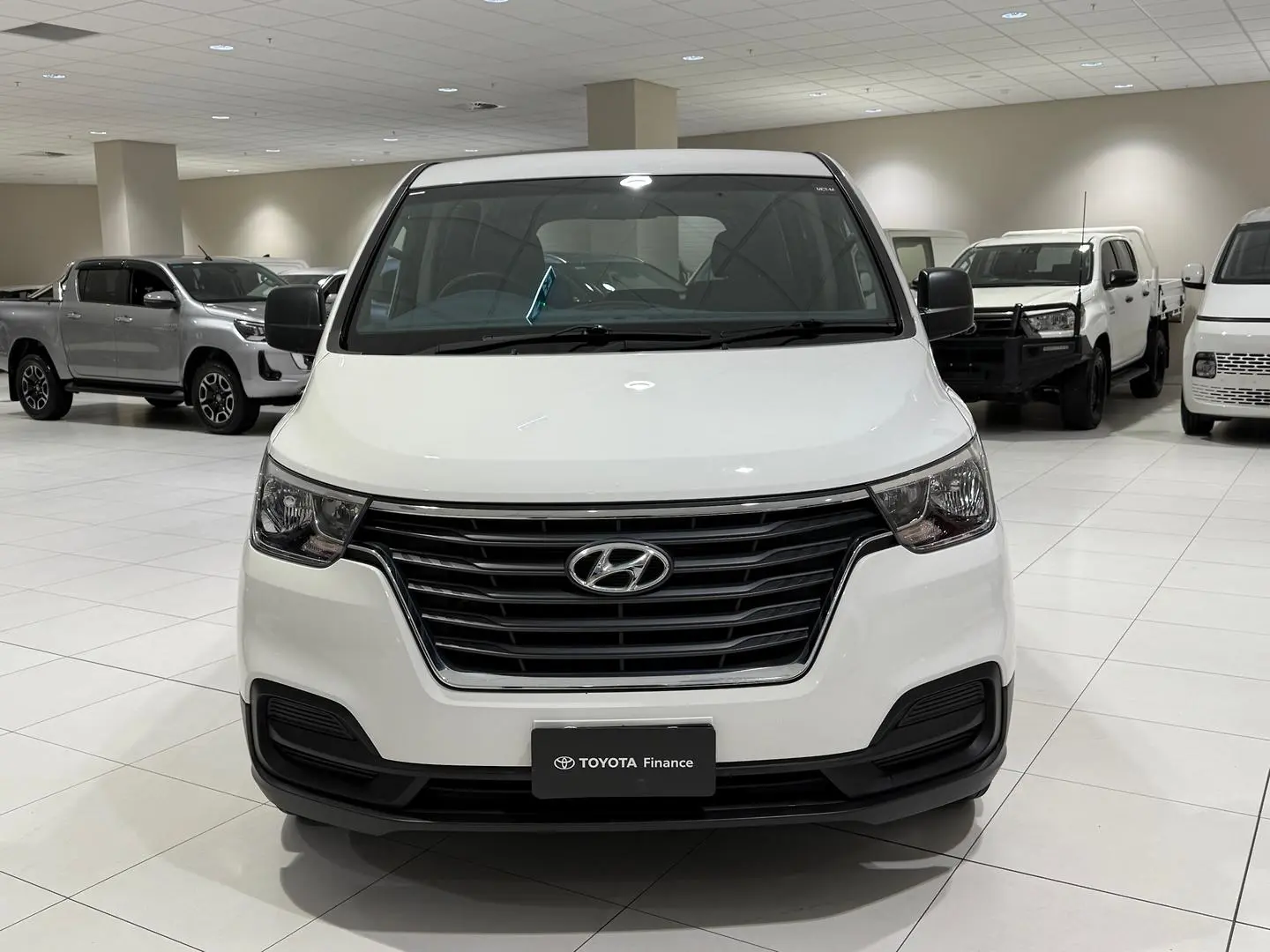 2021 Hyundai iLoad Gallery Image 4