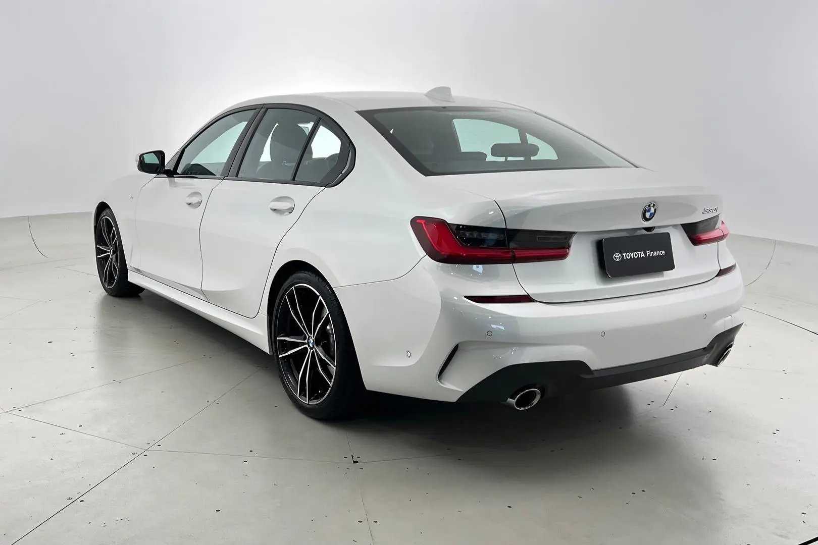 2021 BMW 3 Series Gallery Image 7
