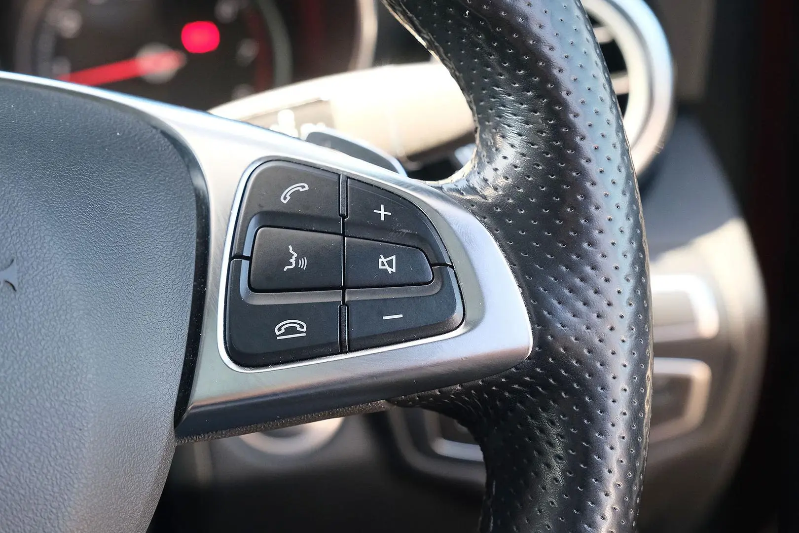 2019 Mercedes-Benz GLC-Class Gallery Image 15