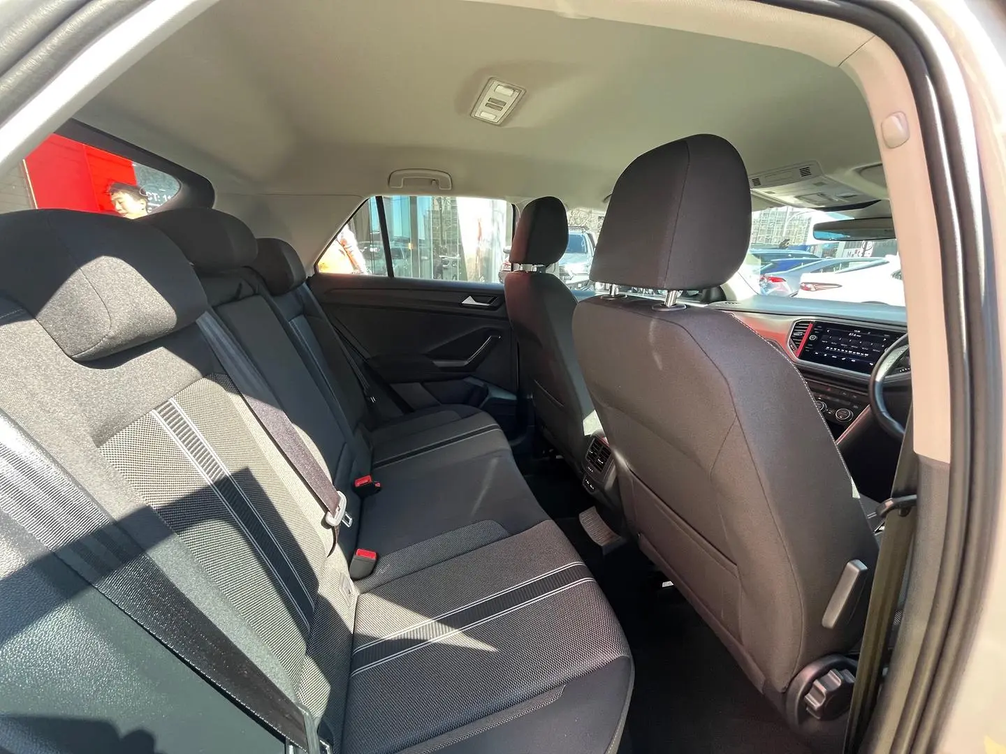 2021 Volkswagen T-Roc Gallery Image 13