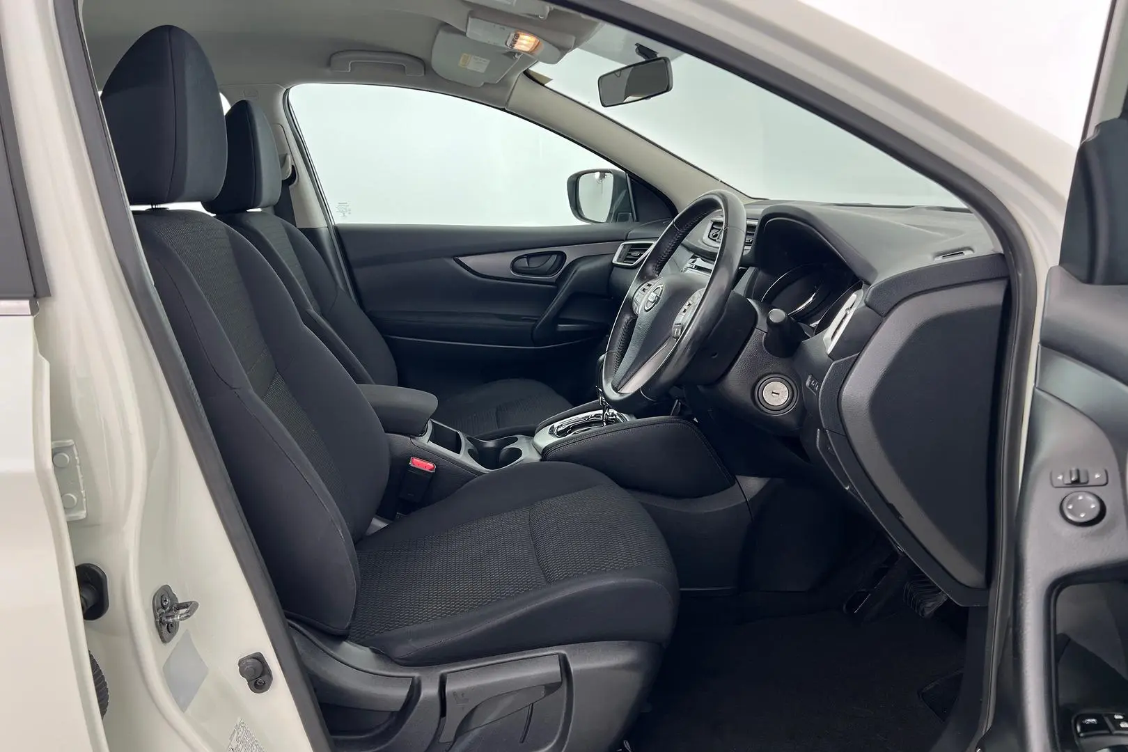 2015 Nissan QASHQAI Gallery Image 11