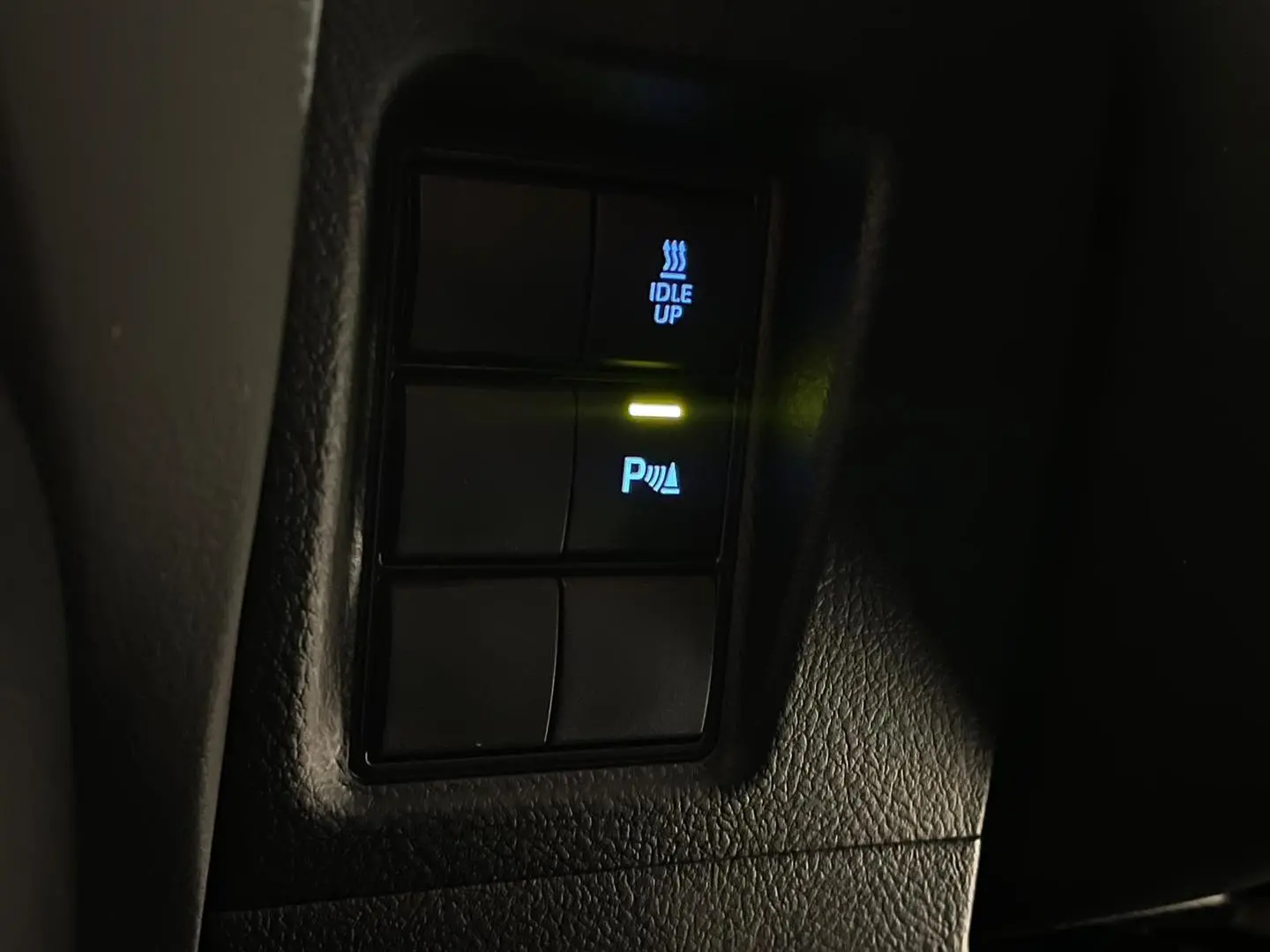 2023 Toyota Landcruiser Prado Gallery Image 25