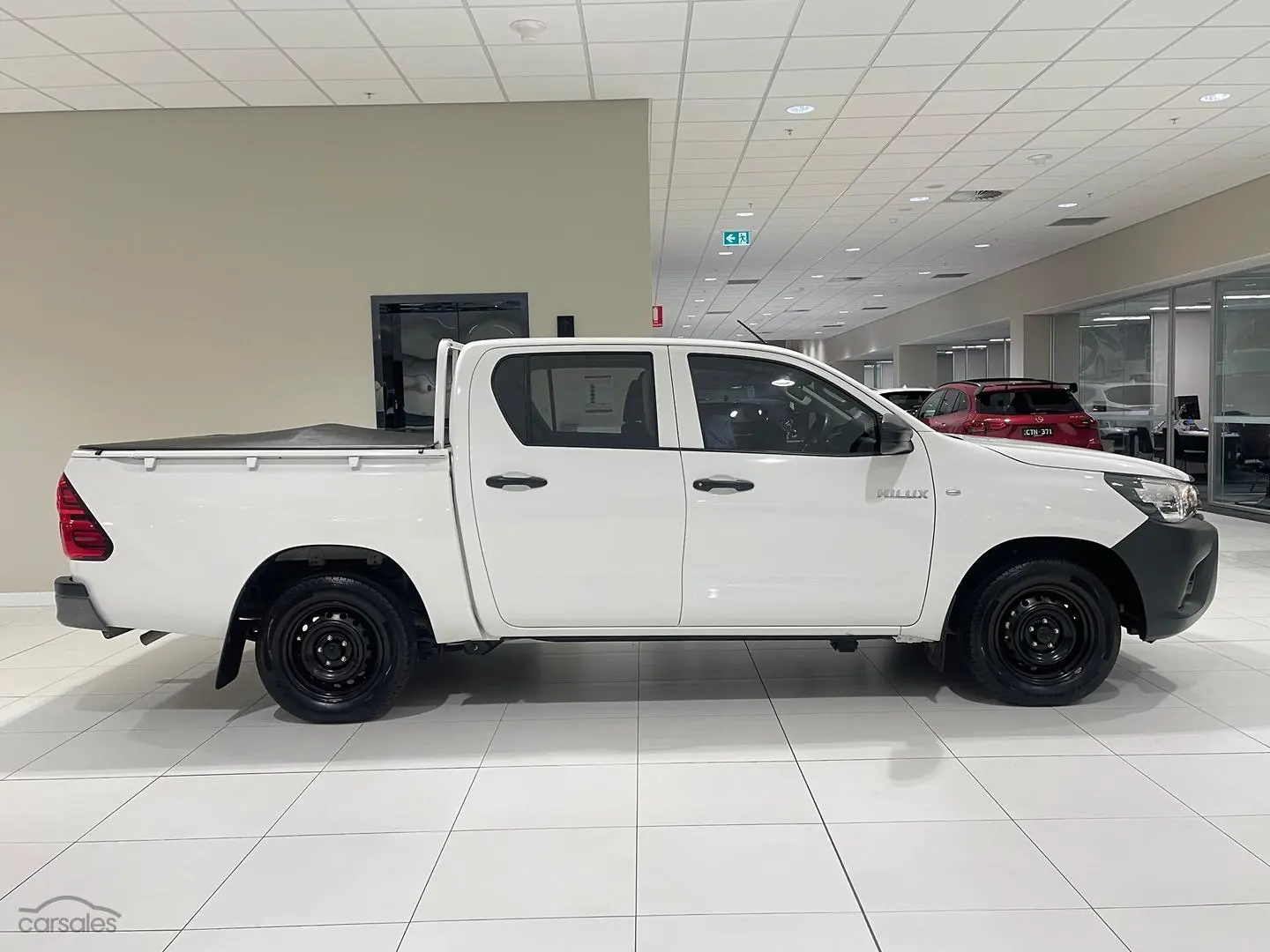 2021 Toyota Hilux Image 2