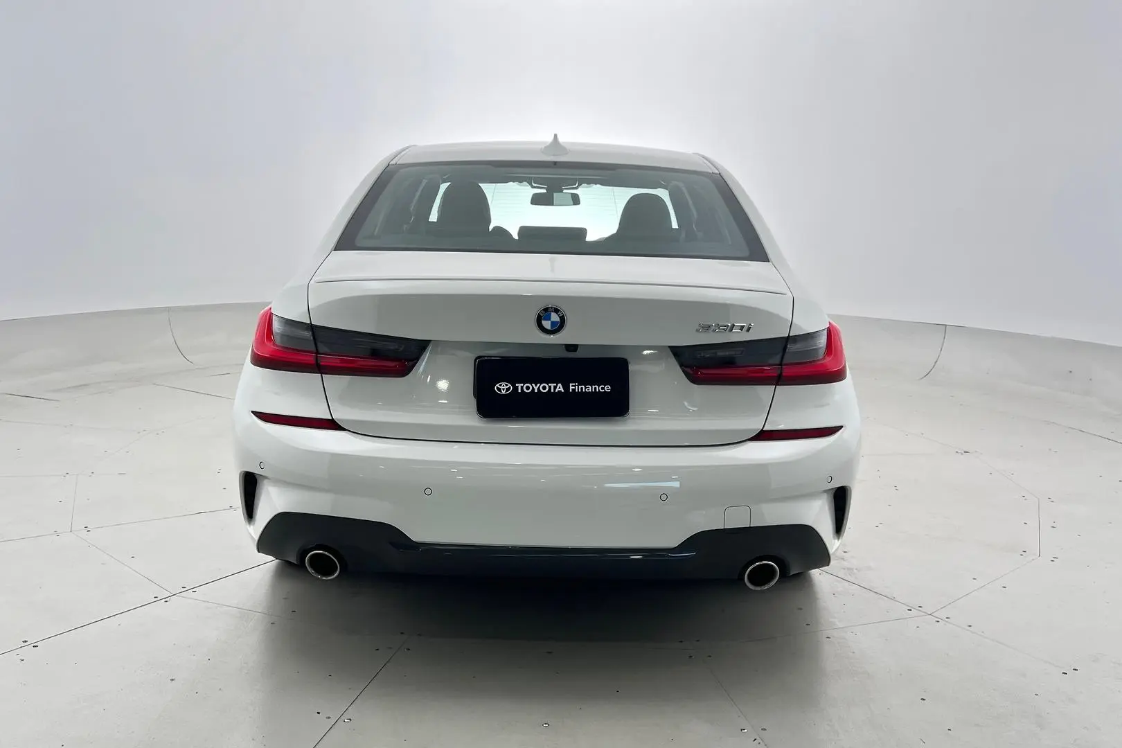 2019 BMW 3 Series Gallery Image 6