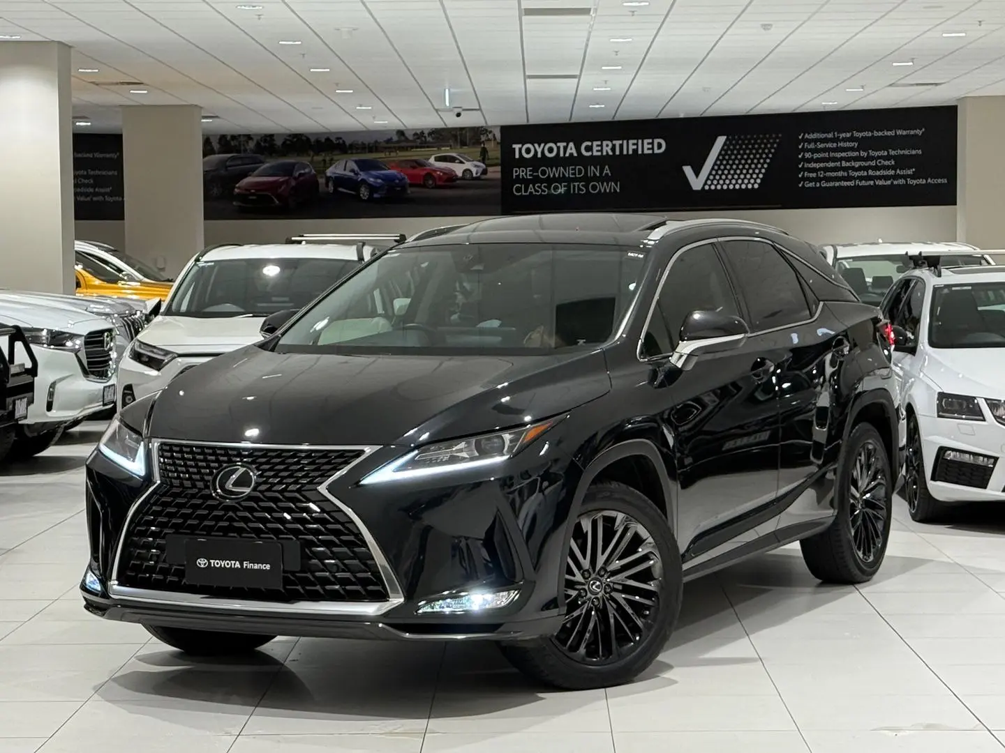 2022 Lexus RX Gallery Image 5