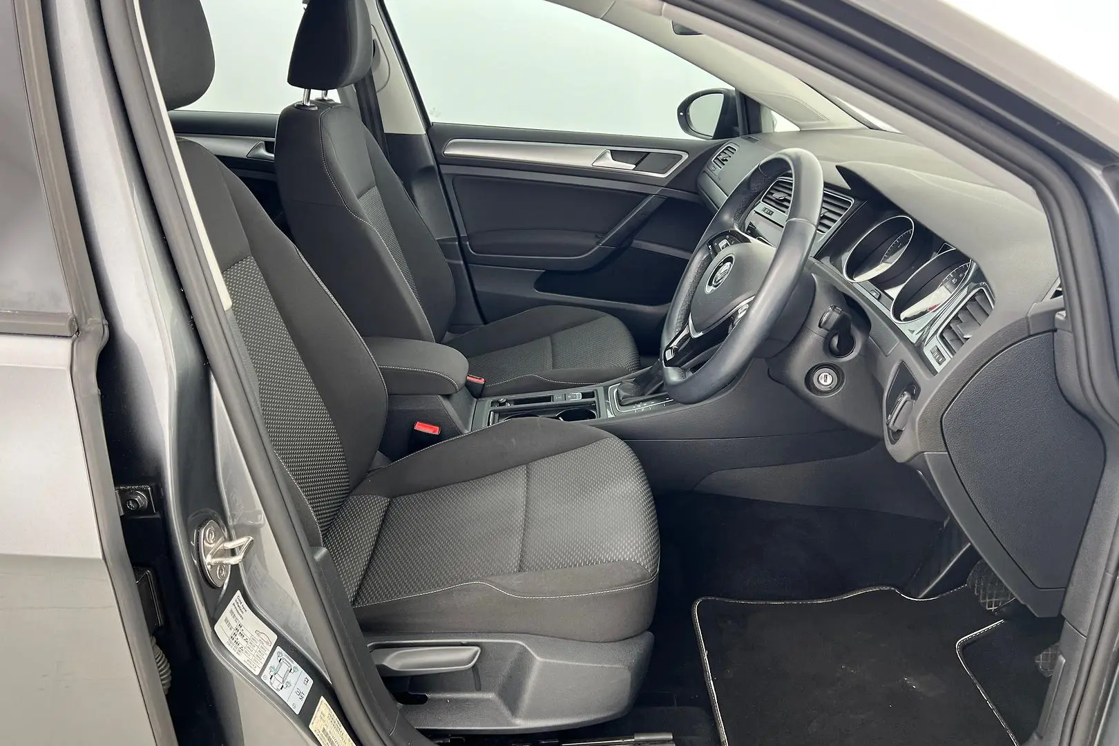 2017 Volkswagen Golf Gallery Image 11