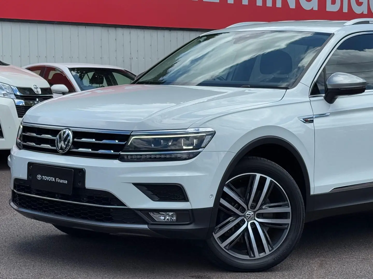 2018 Volkswagen Tiguan Gallery Image 11