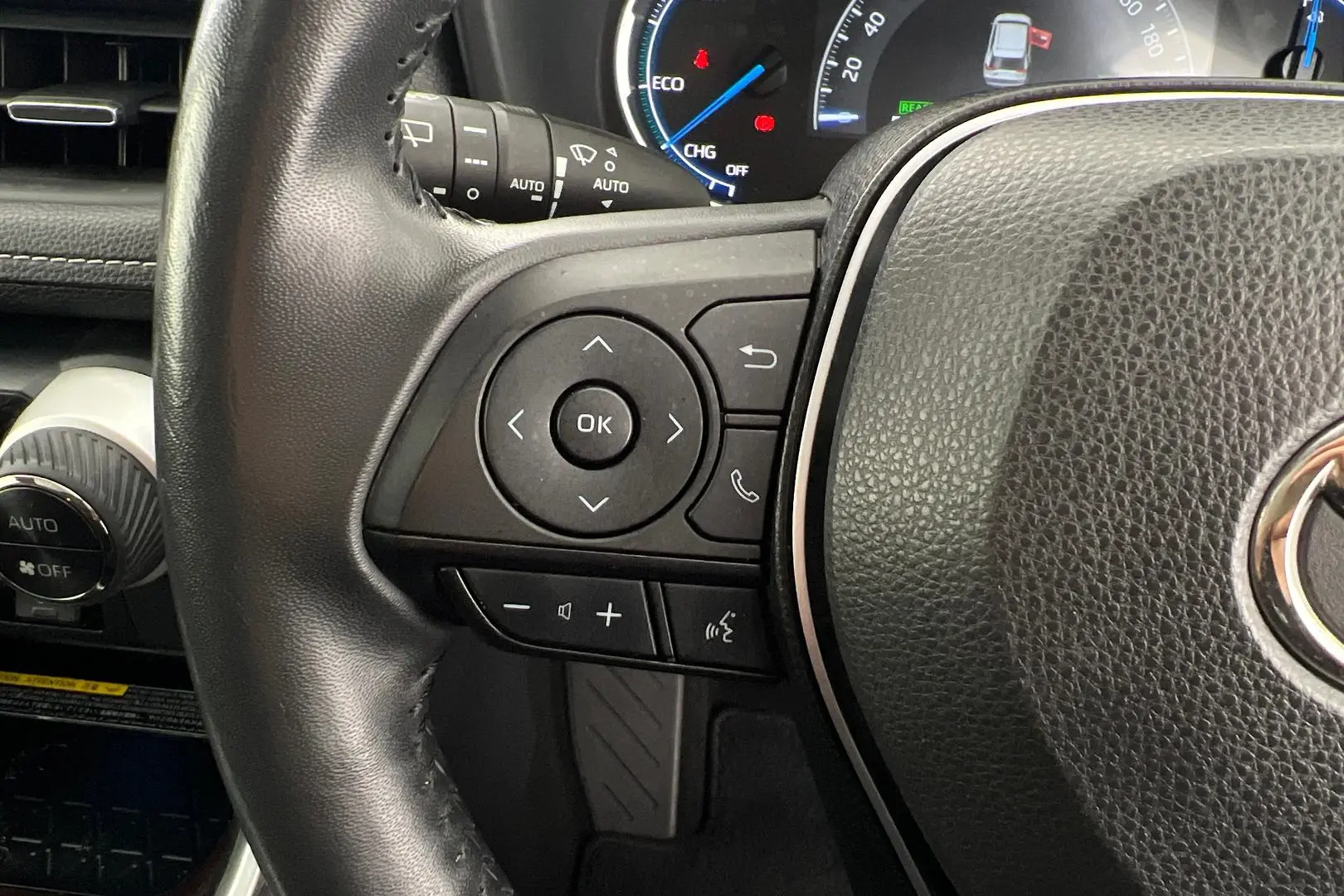 2021 Toyota RAV4 Gallery Image 17