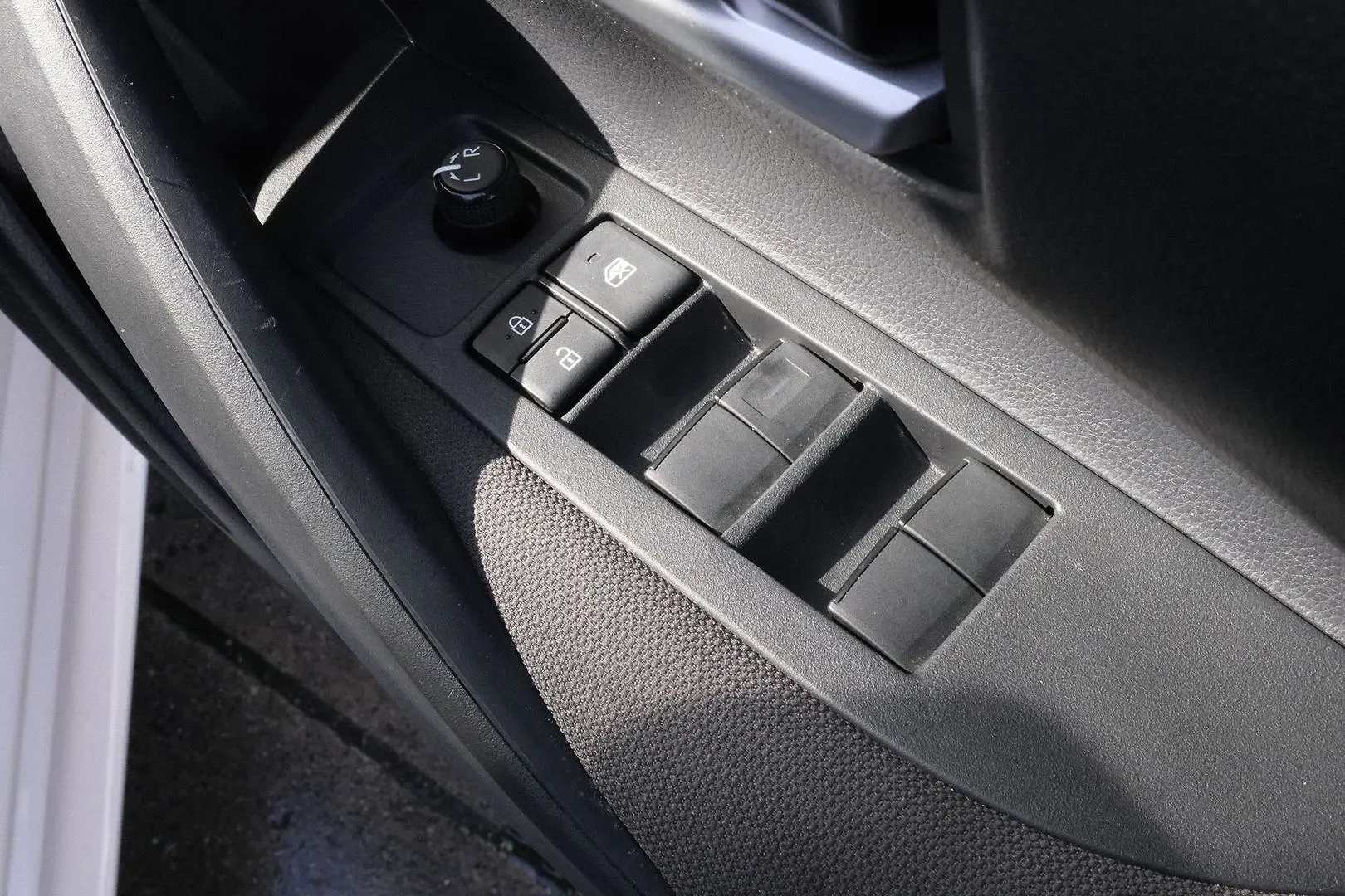 2020 Toyota Corolla Gallery Image 12