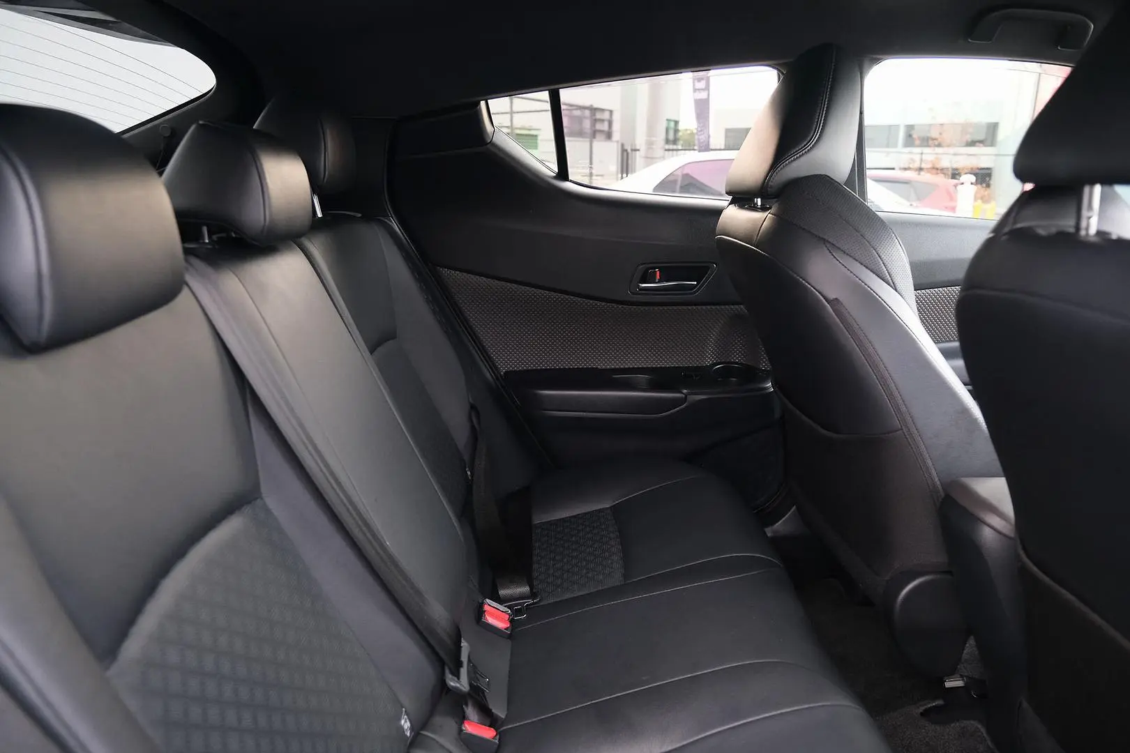 2023 Toyota C-HR Gallery Image 11
