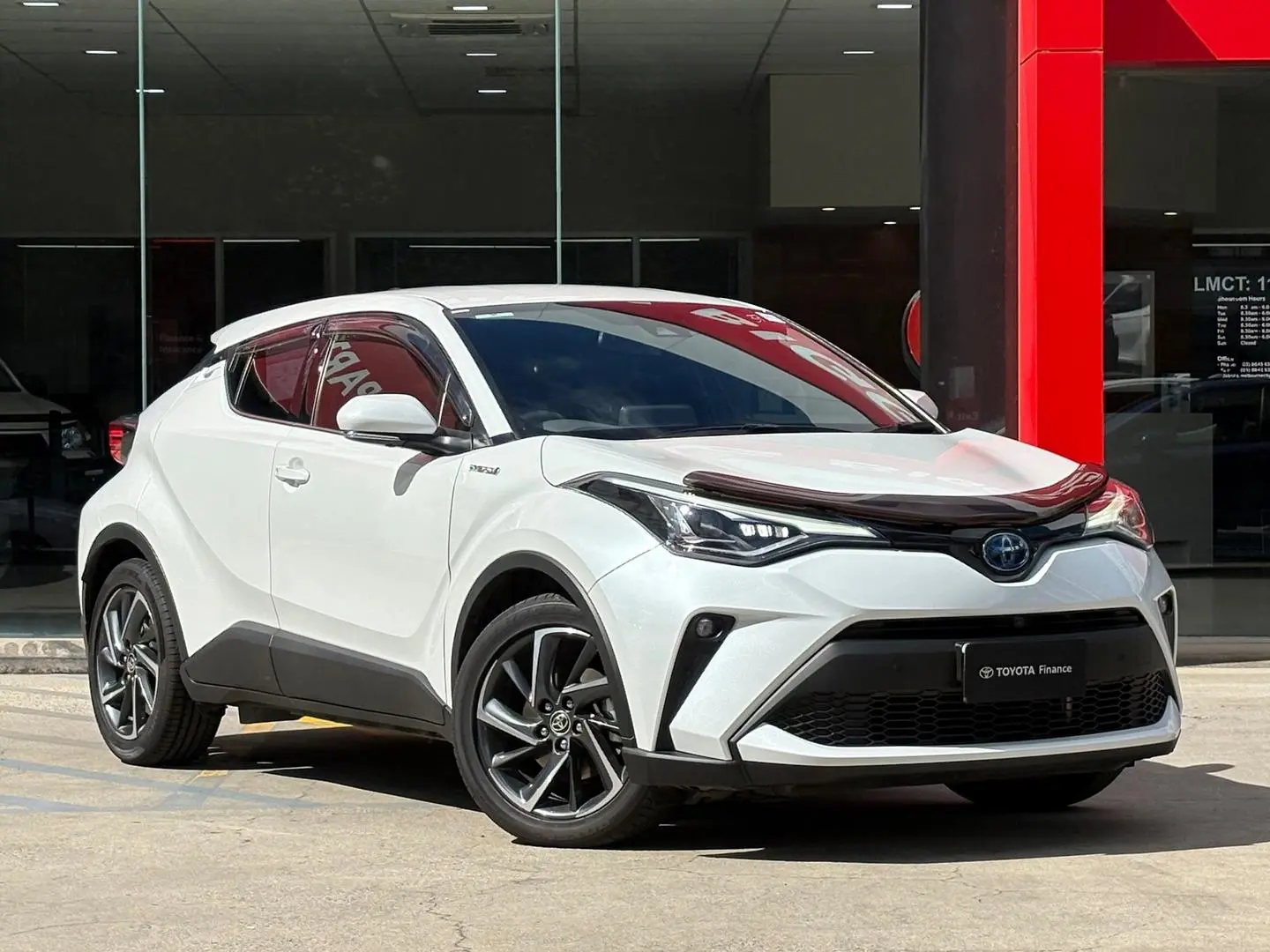 2022 Toyota C-HR Gallery Image 1