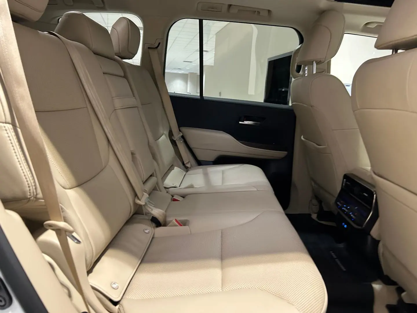 2022 Toyota Landcruiser Gallery Image 14
