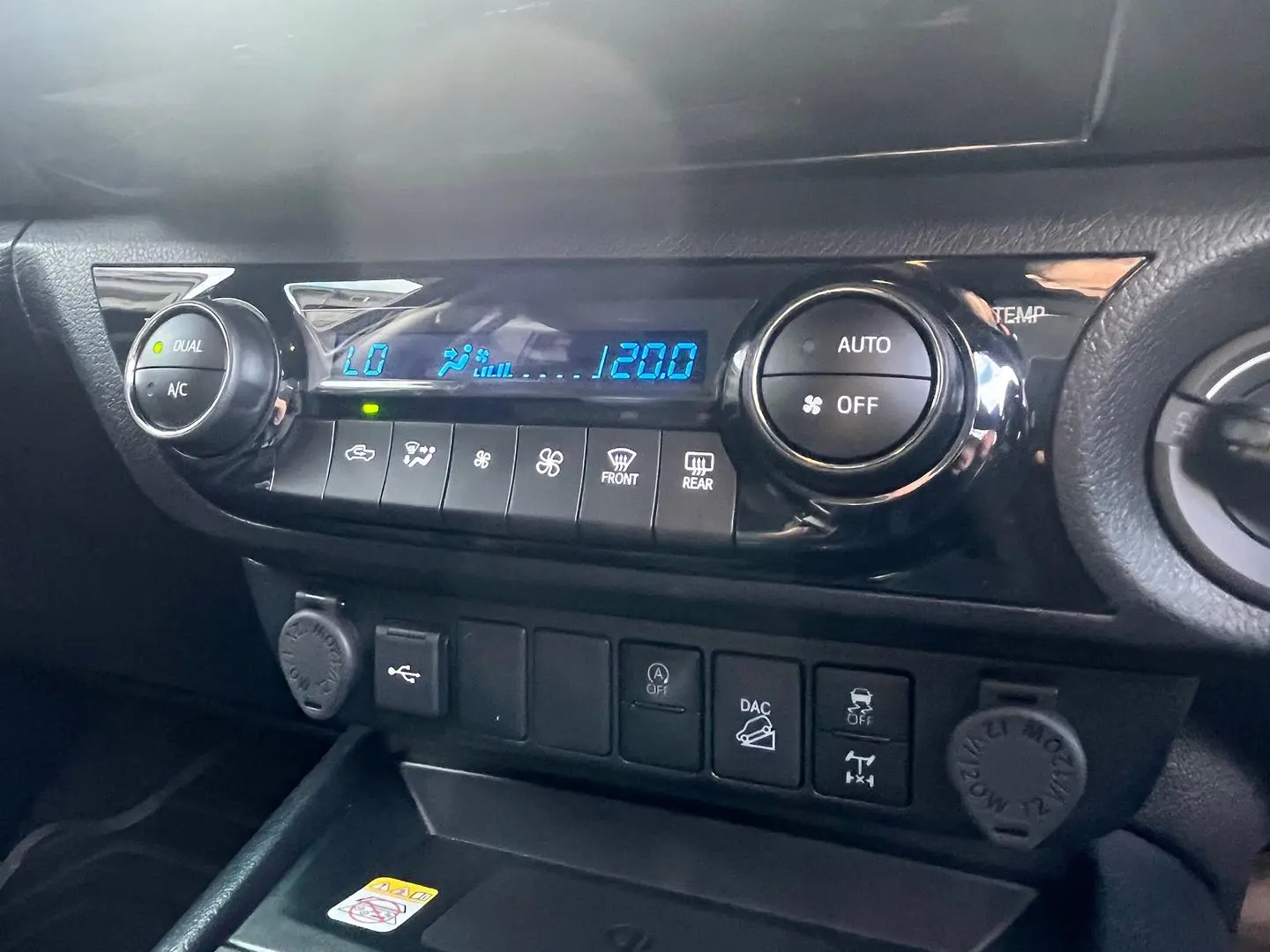 2024 Toyota Hilux Gallery Image 23