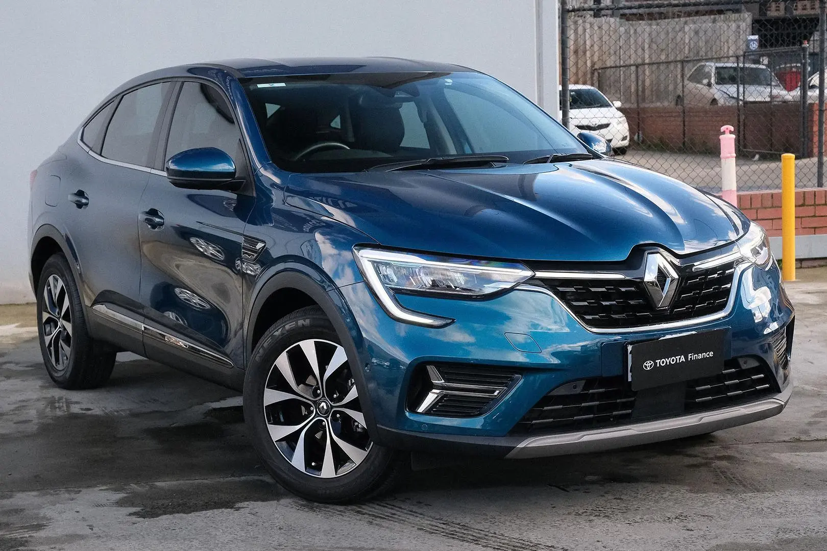 2022 Renault Arkana Gallery Image 1