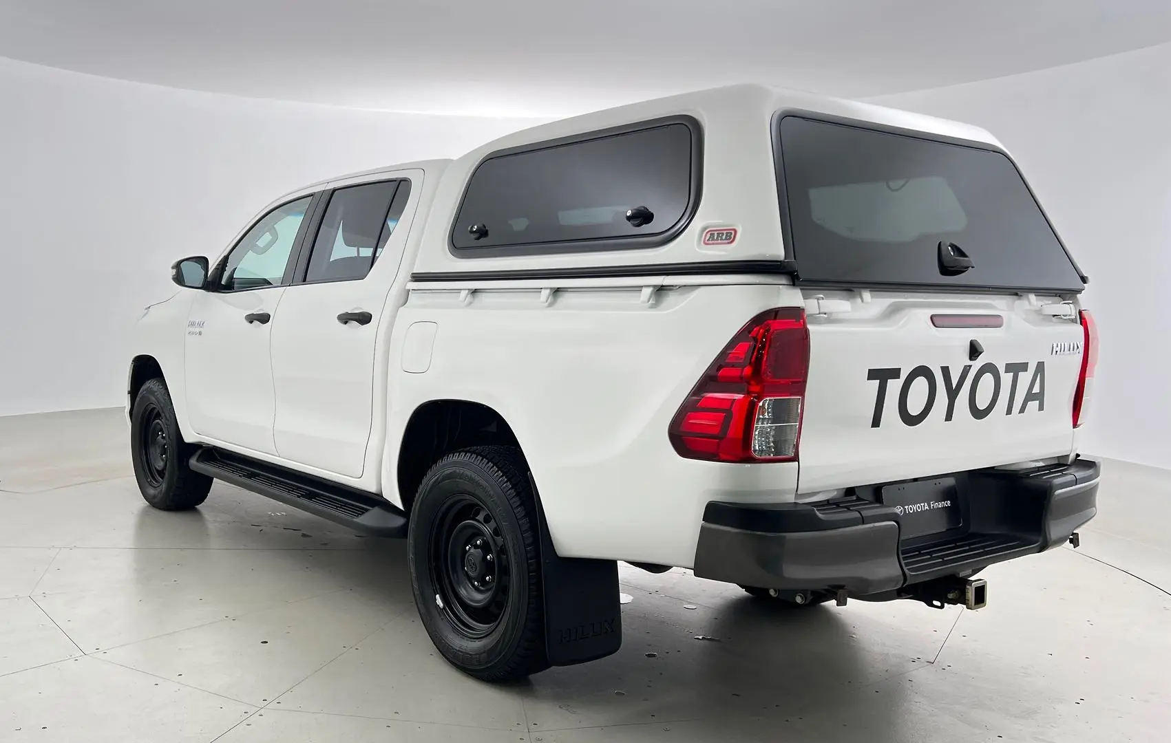 2018 Toyota Hilux Gallery Image 8