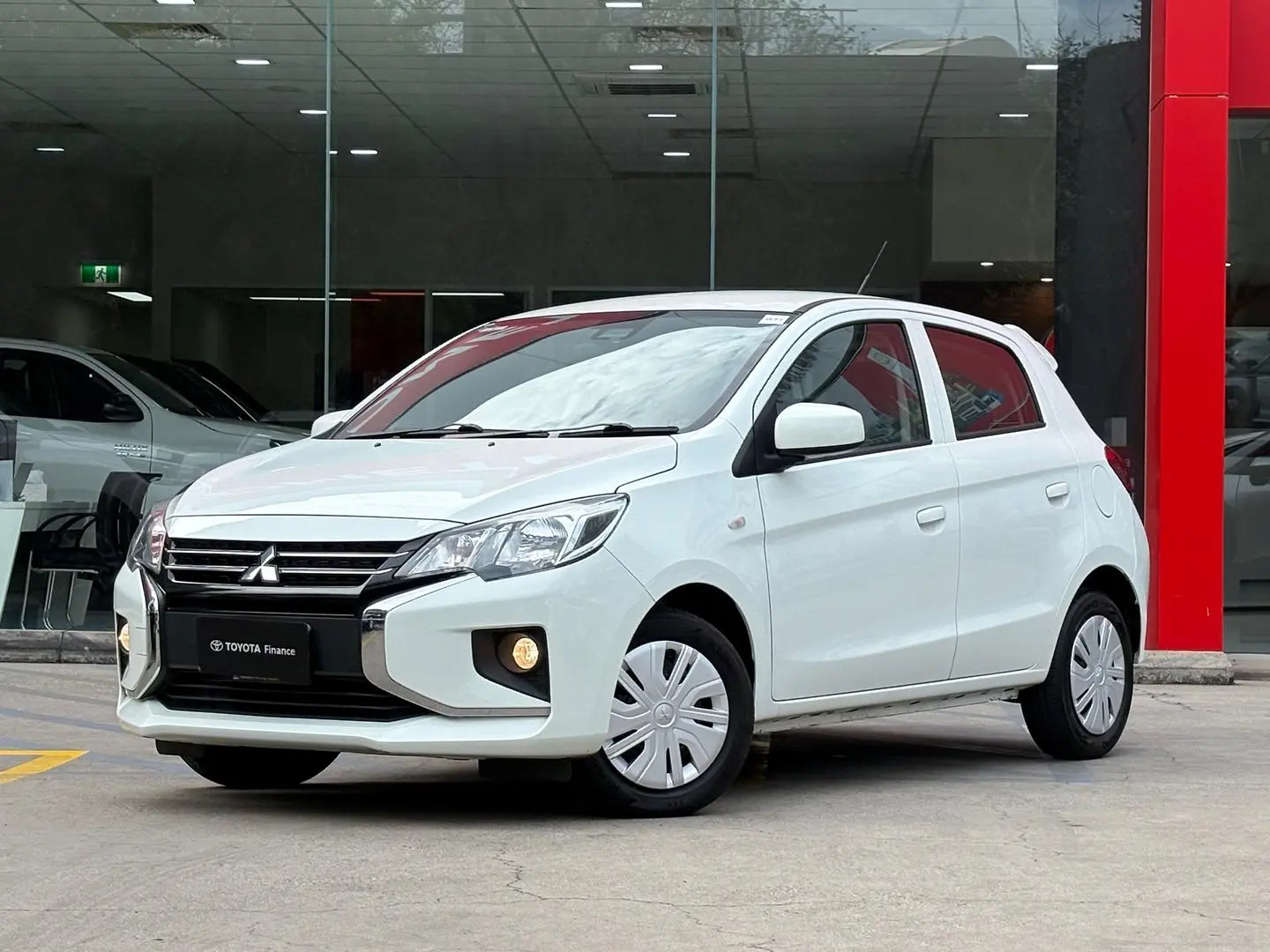 2020 Mitsubishi Mirage Gallery Image 4