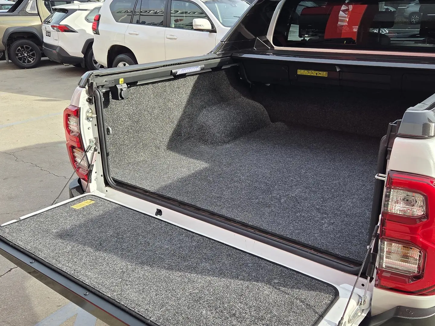 2024 Toyota Hilux Gallery Image 17