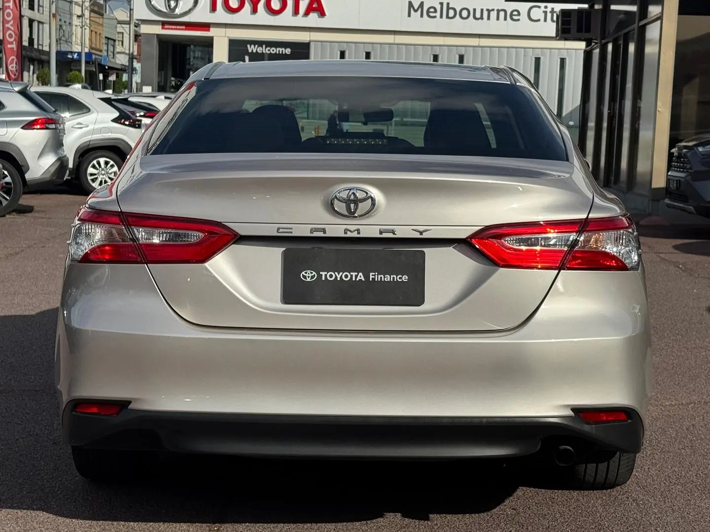 2018 Toyota Camry Gallery Image 5