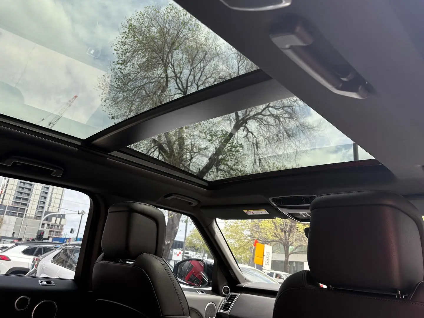 2021 Land Rover Range Rover Sport Gallery Image 2
