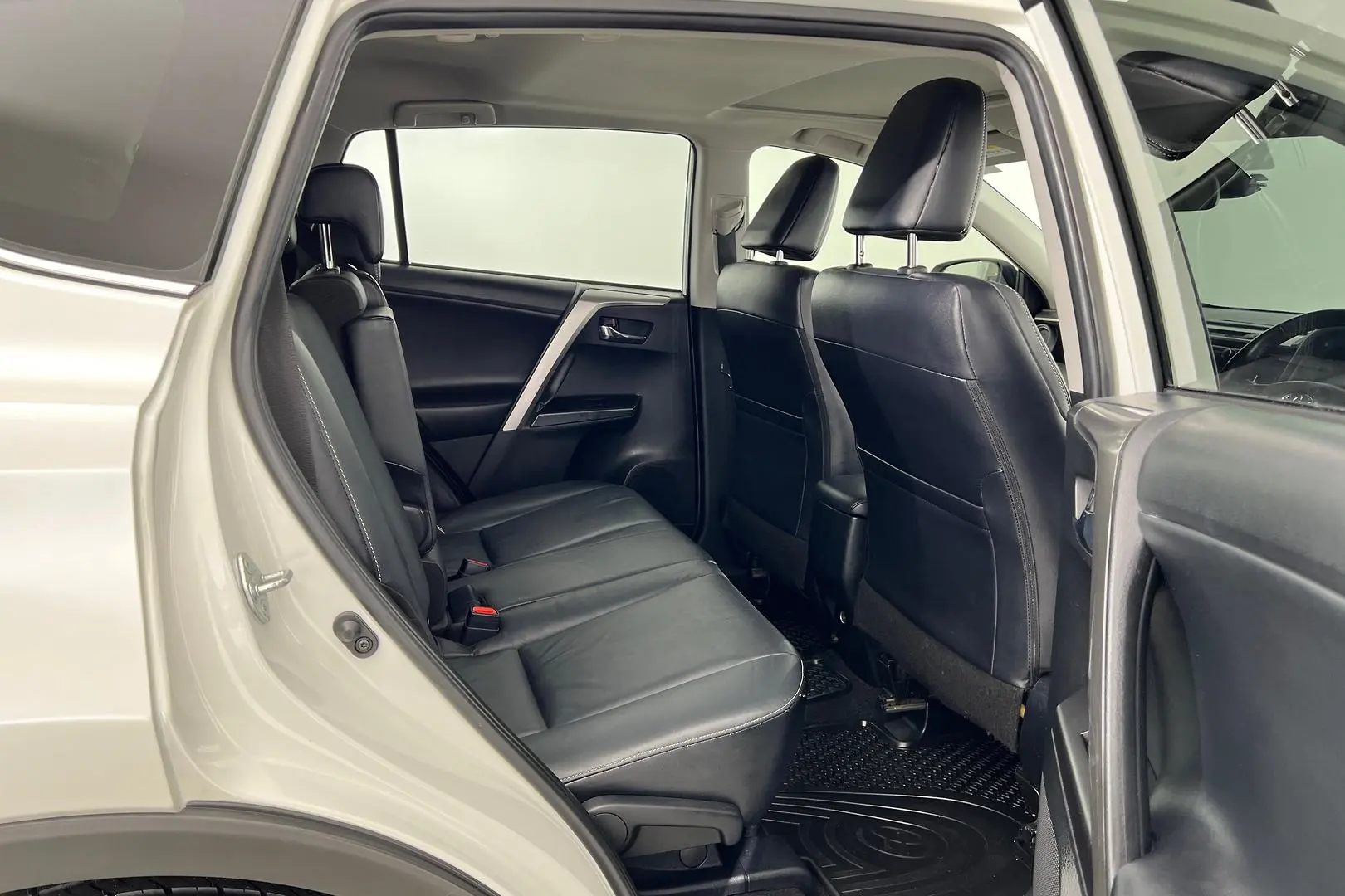 2017 Toyota Rav4 Gallery Image 15