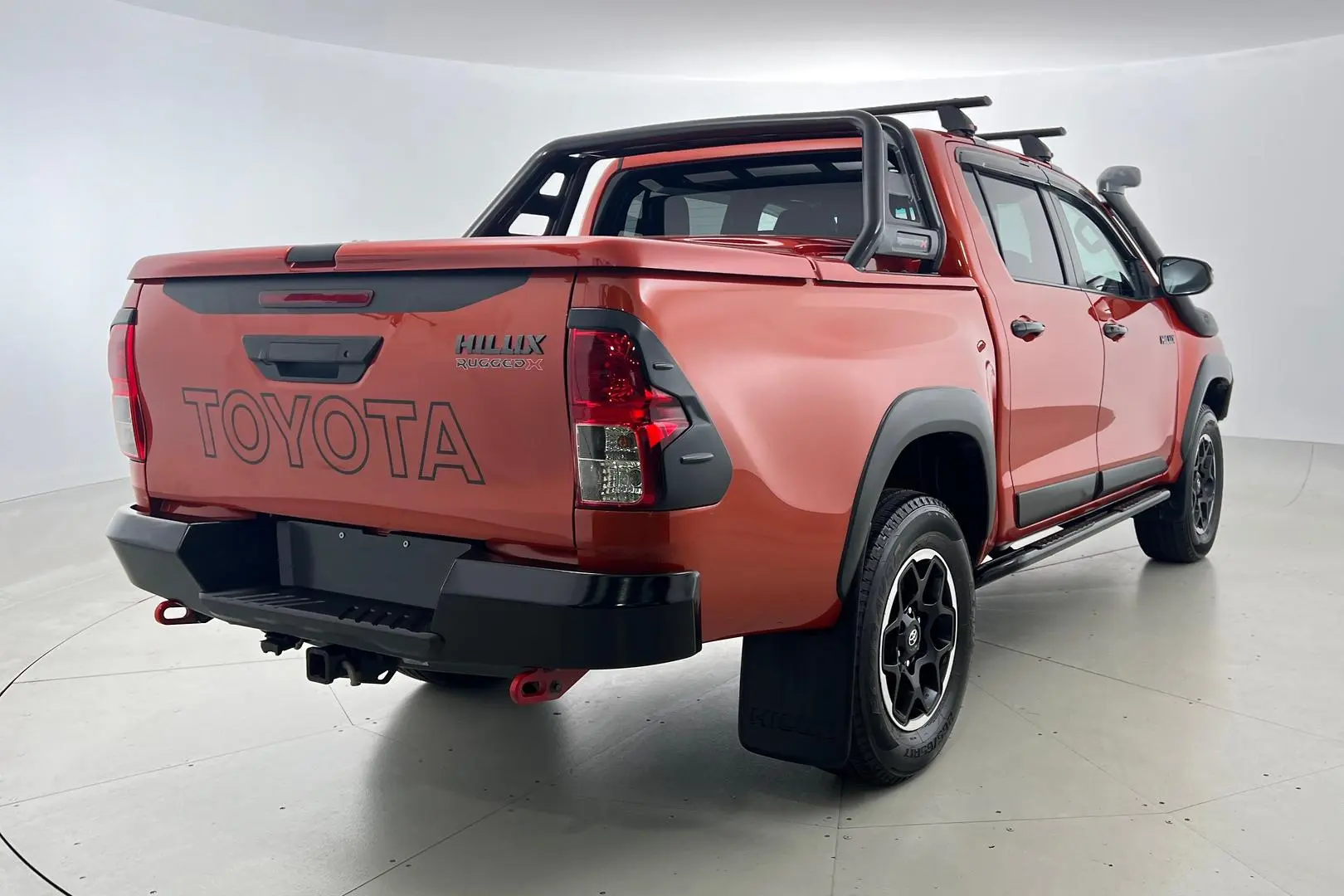2019 Toyota Hilux Gallery Image 7
