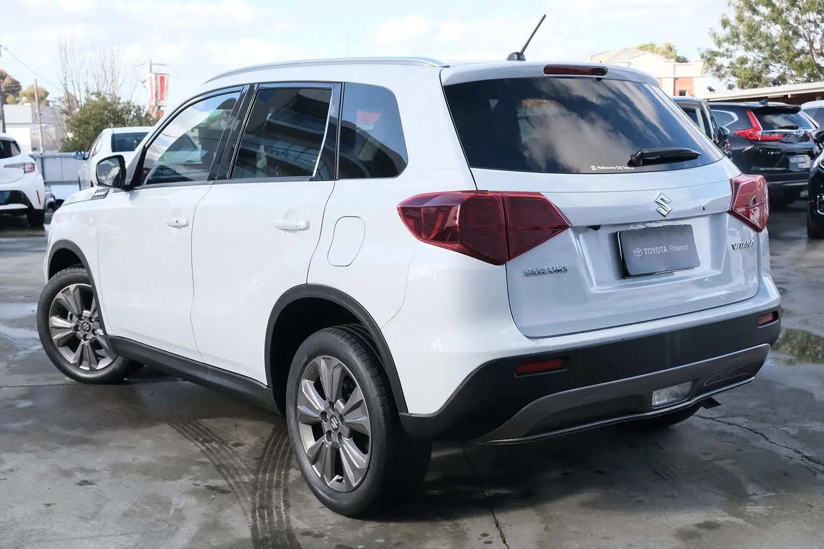 2021 Suzuki Vitara Gallery Image 2