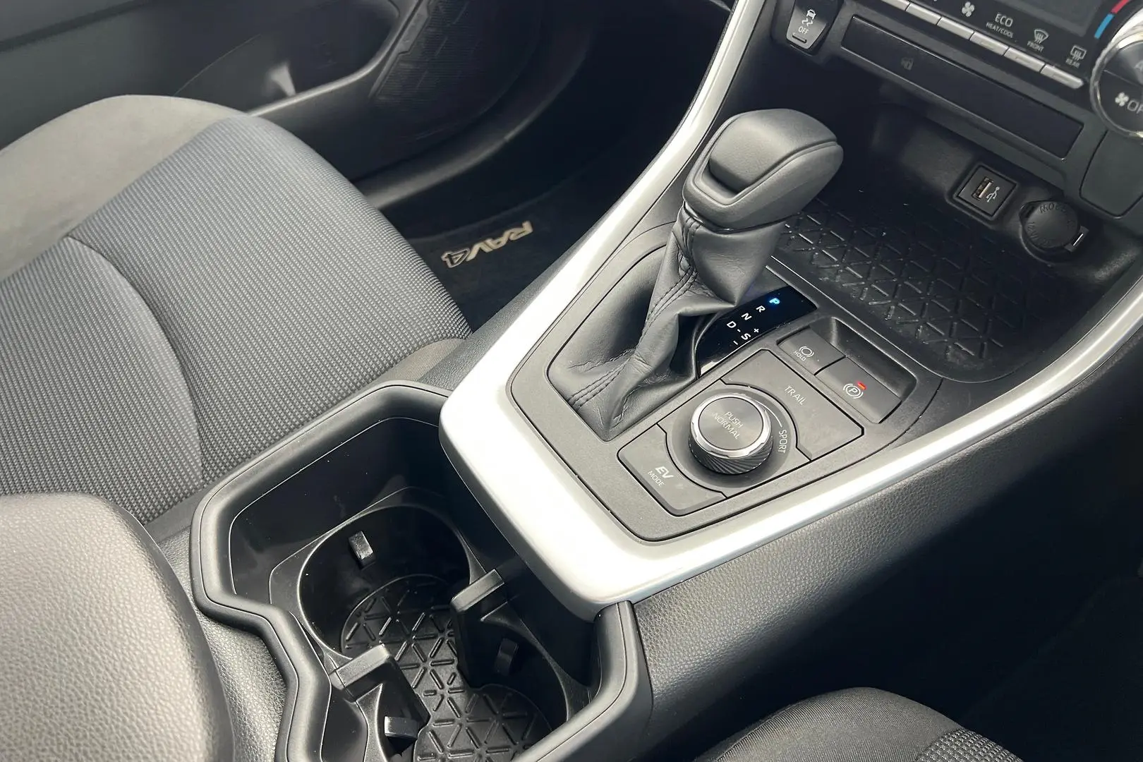 2023 Toyota RAV4 Gallery Image 15